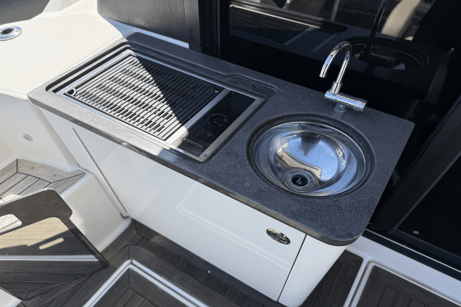 2016 Sea Ray 470 SUNDANCER Image Thumbnail #17