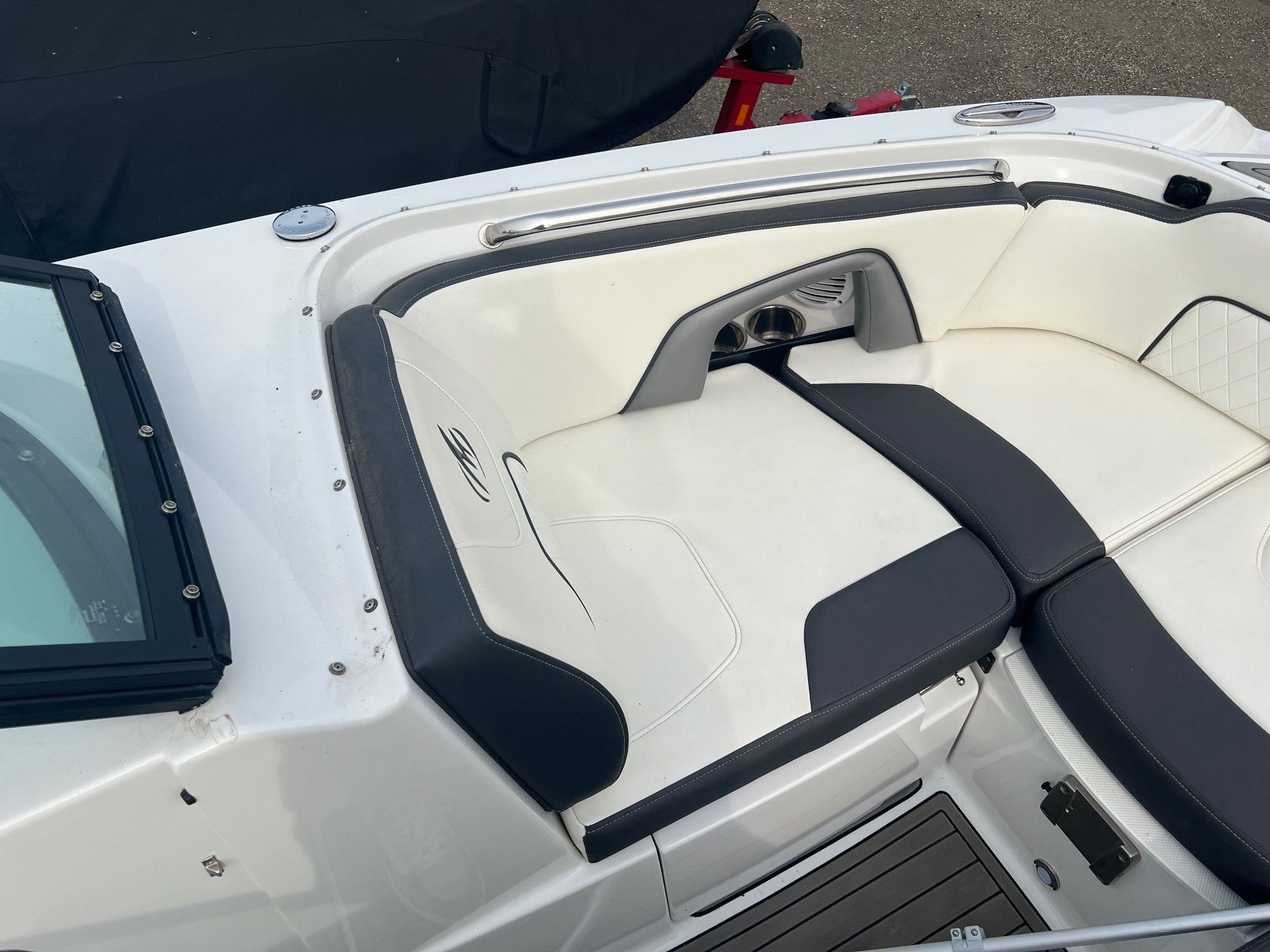 2019 Monterey M45 Image Thumbnail #3