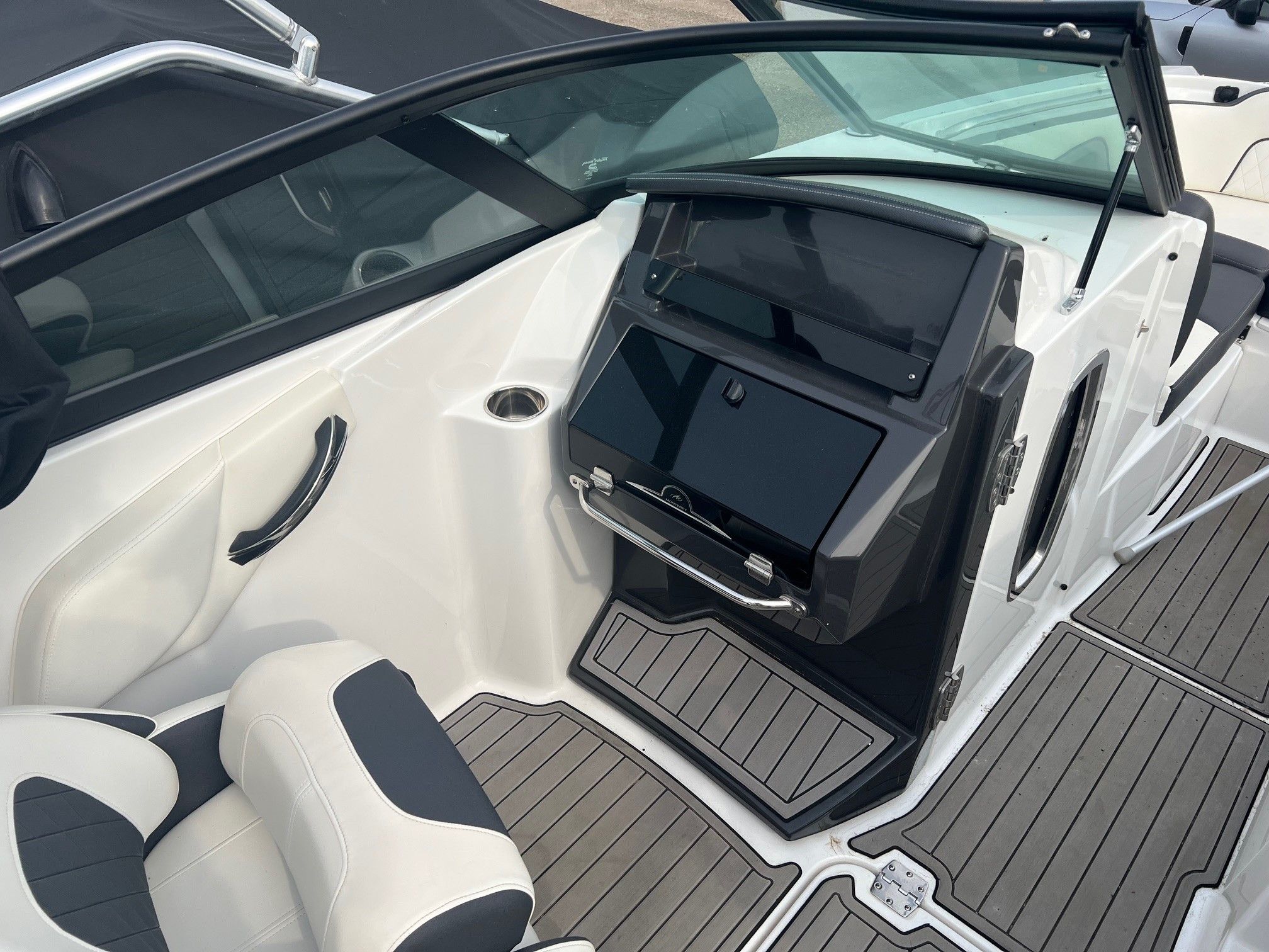 2019 Monterey M45 Image Thumbnail #5