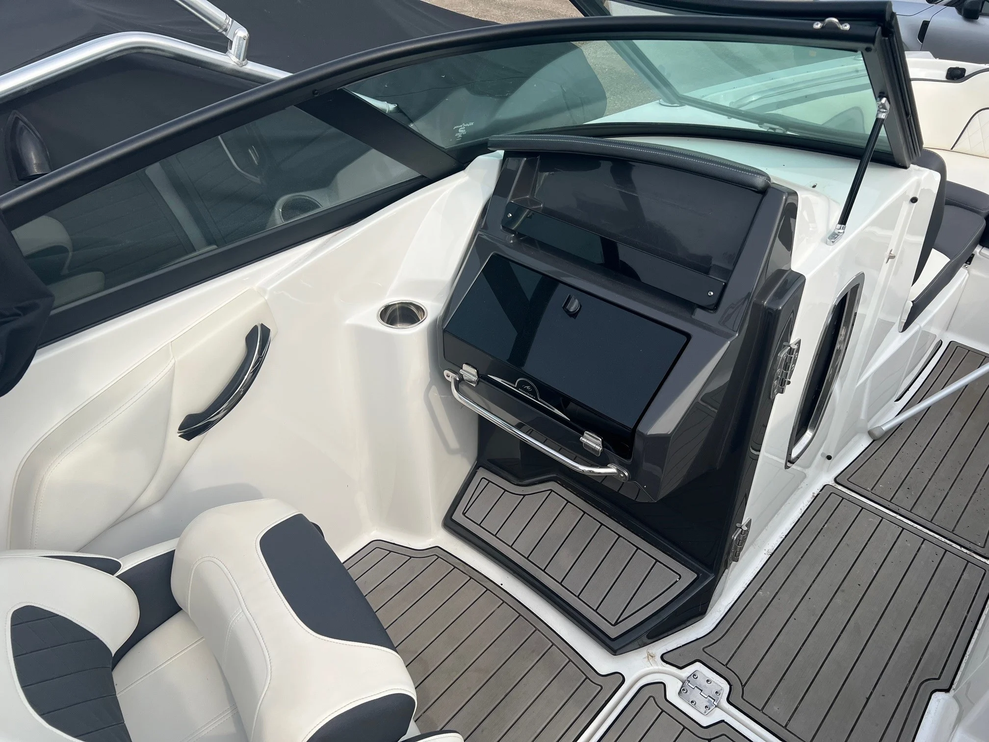 2019 Monterey M45 Image Thumbnail #5