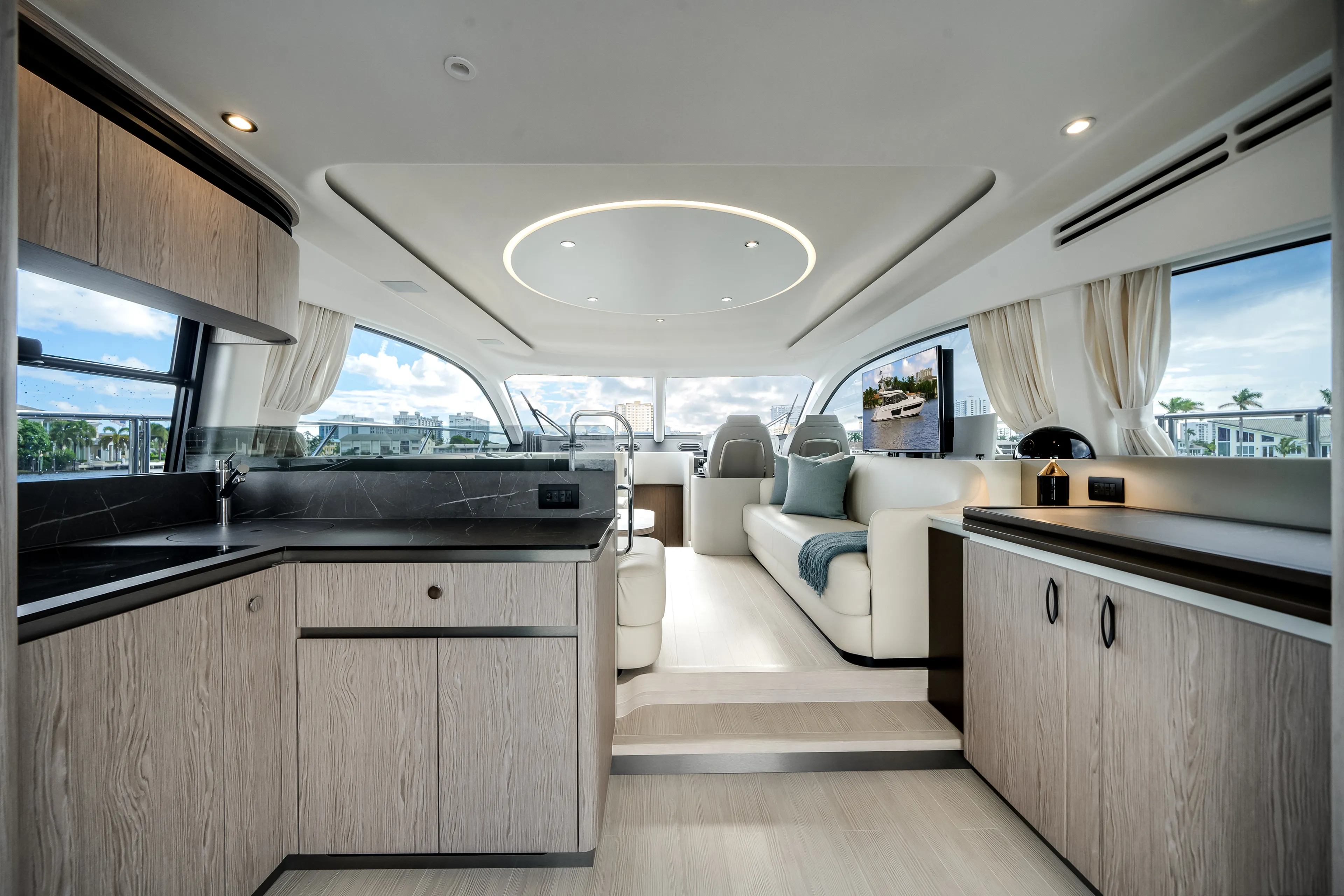 2026 Azimut Fly 53 Image Thumbnail #24