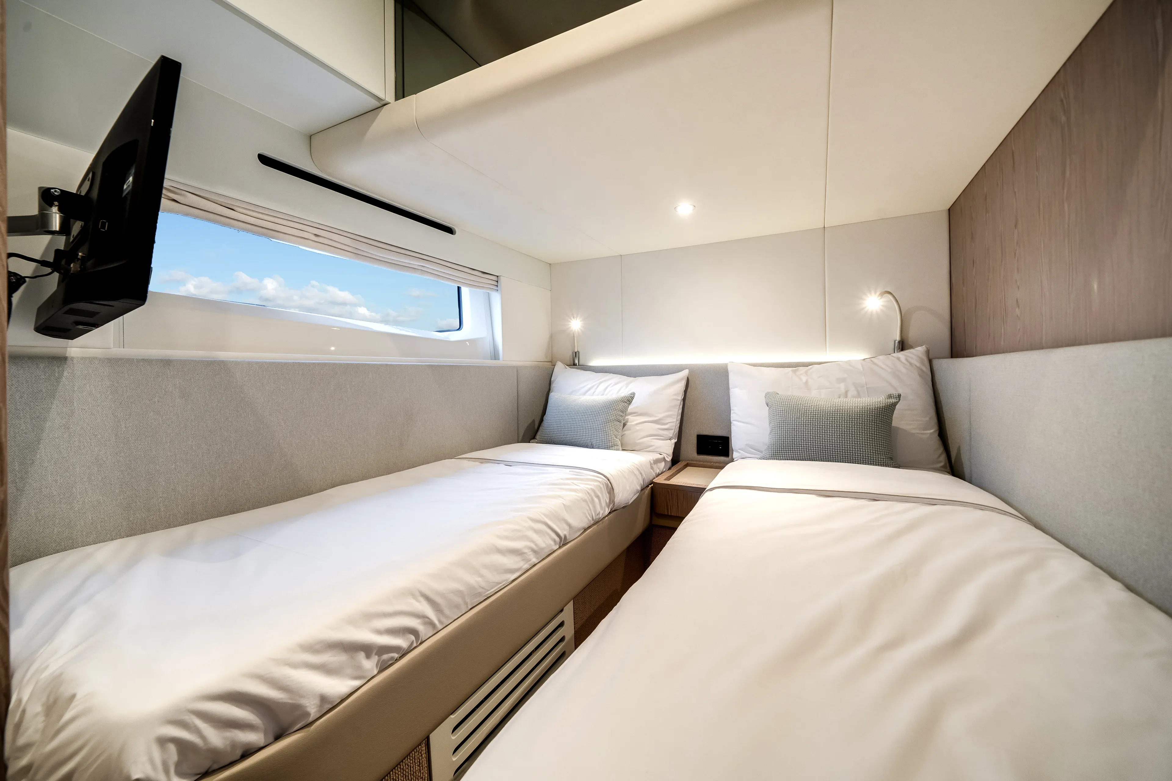 2026 Azimut Fly 53 Image Thumbnail #47