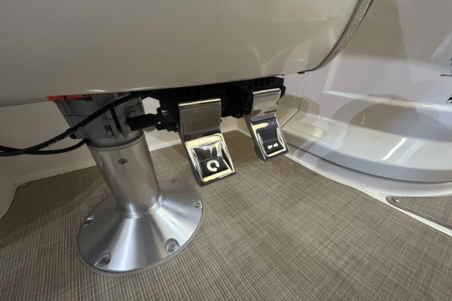 2017 Sea Ray 250 SLX Image Thumbnail #30