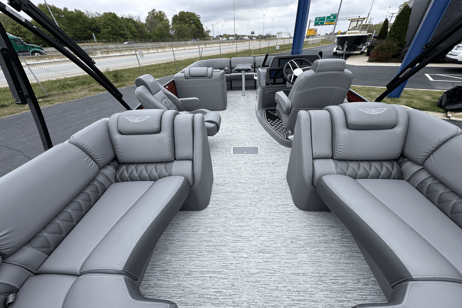 2025 Bennington 23 RFB Image Thumbnail #6