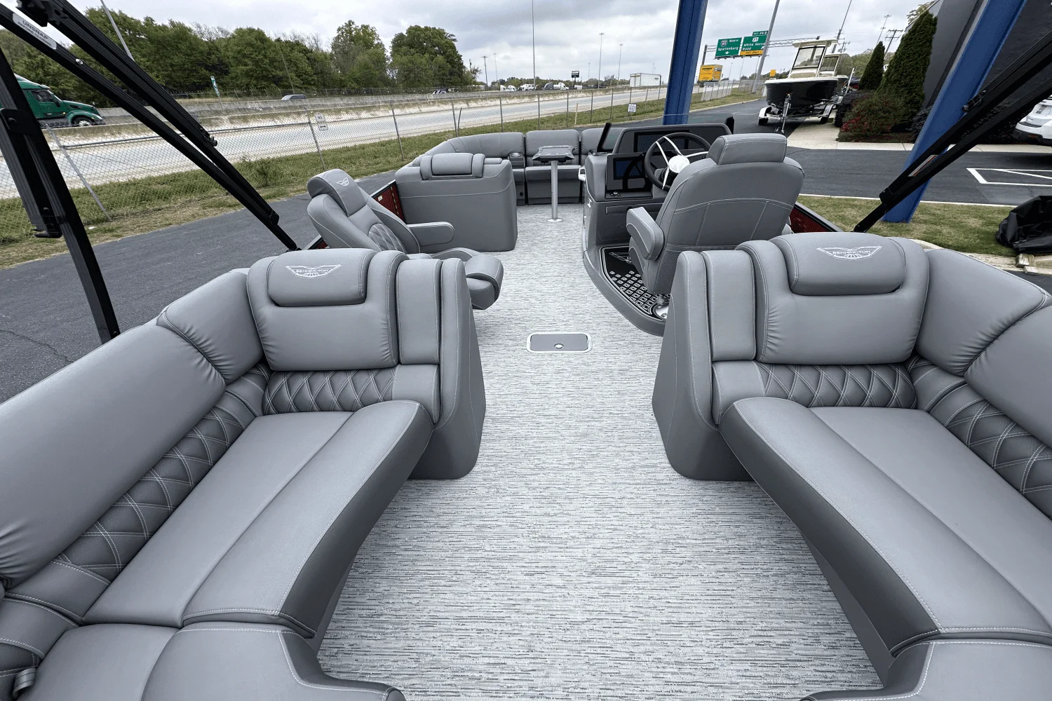 2025 Bennington 23 RFB Image Thumbnail #6