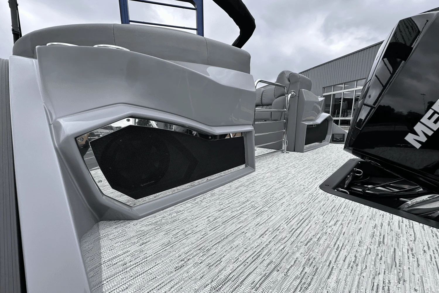 2025 Bennington 23 RFB Image Thumbnail #23