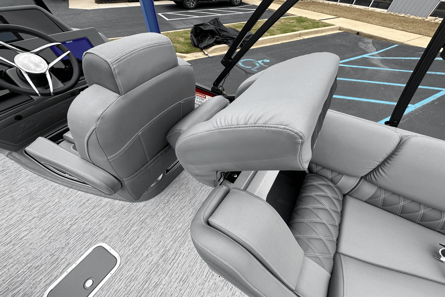 2025 Bennington 23 RFB Image Thumbnail #10