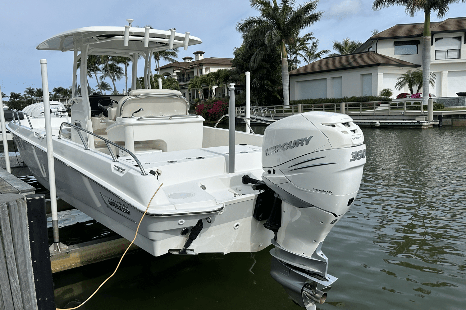 2019 Boston Whaler 270 DAUNTLESS Image Thumbnail #4