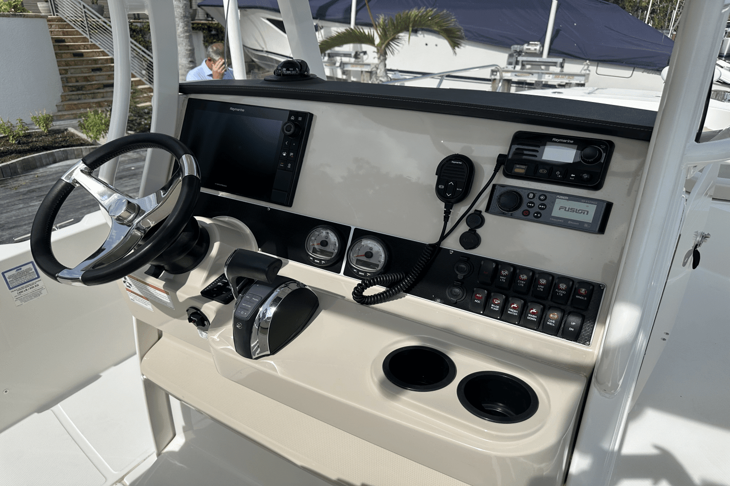 2019 Boston Whaler 270 DAUNTLESS Image Thumbnail #21
