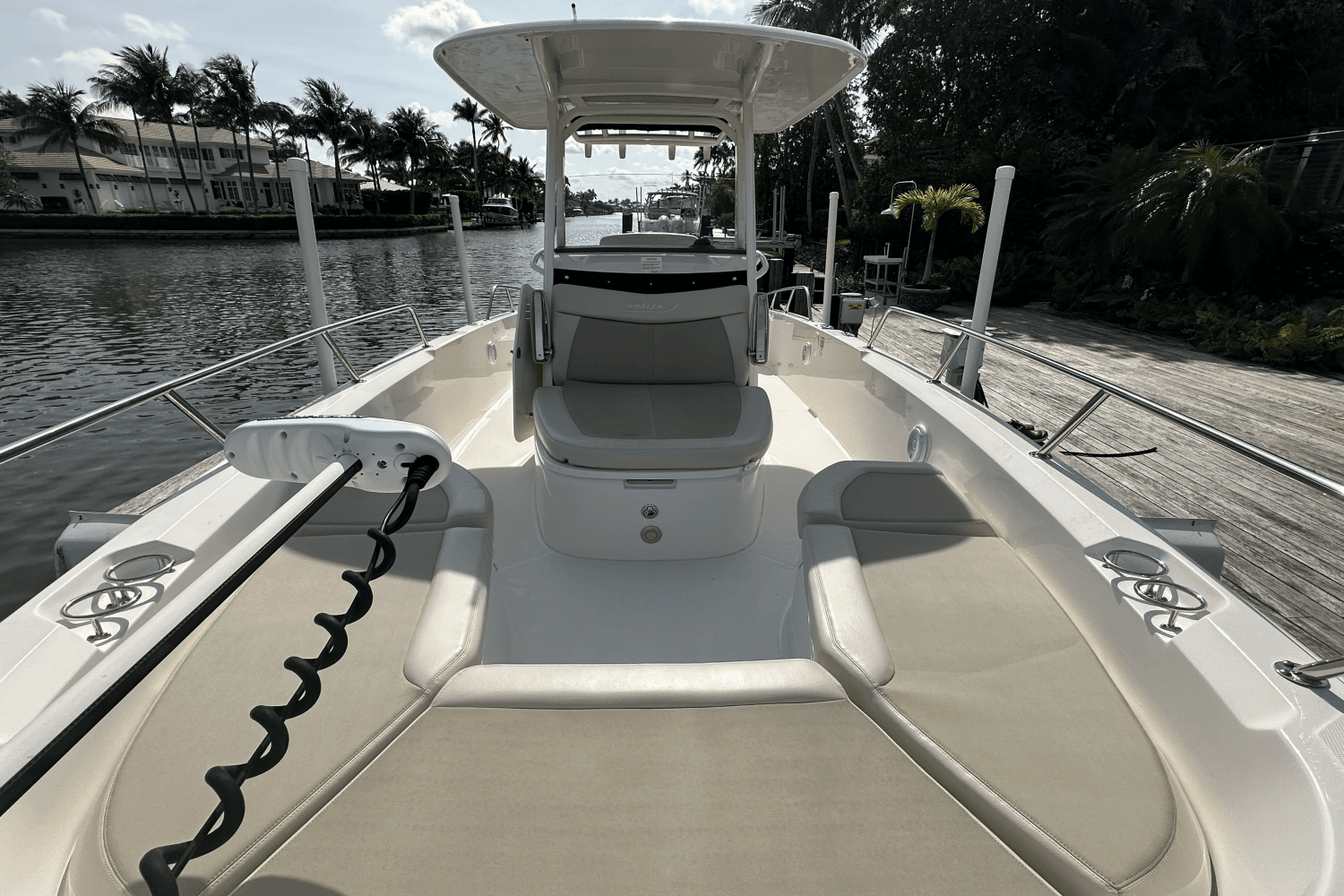 2019 Boston Whaler 270 DAUNTLESS Image Thumbnail #8