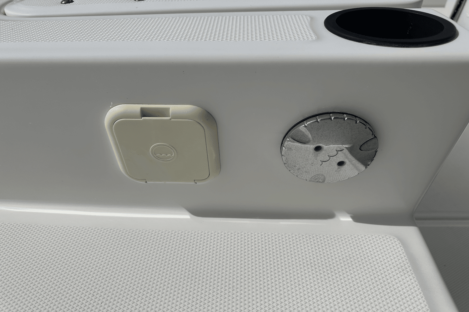 2019 Boston Whaler 270 DAUNTLESS Image Thumbnail #17