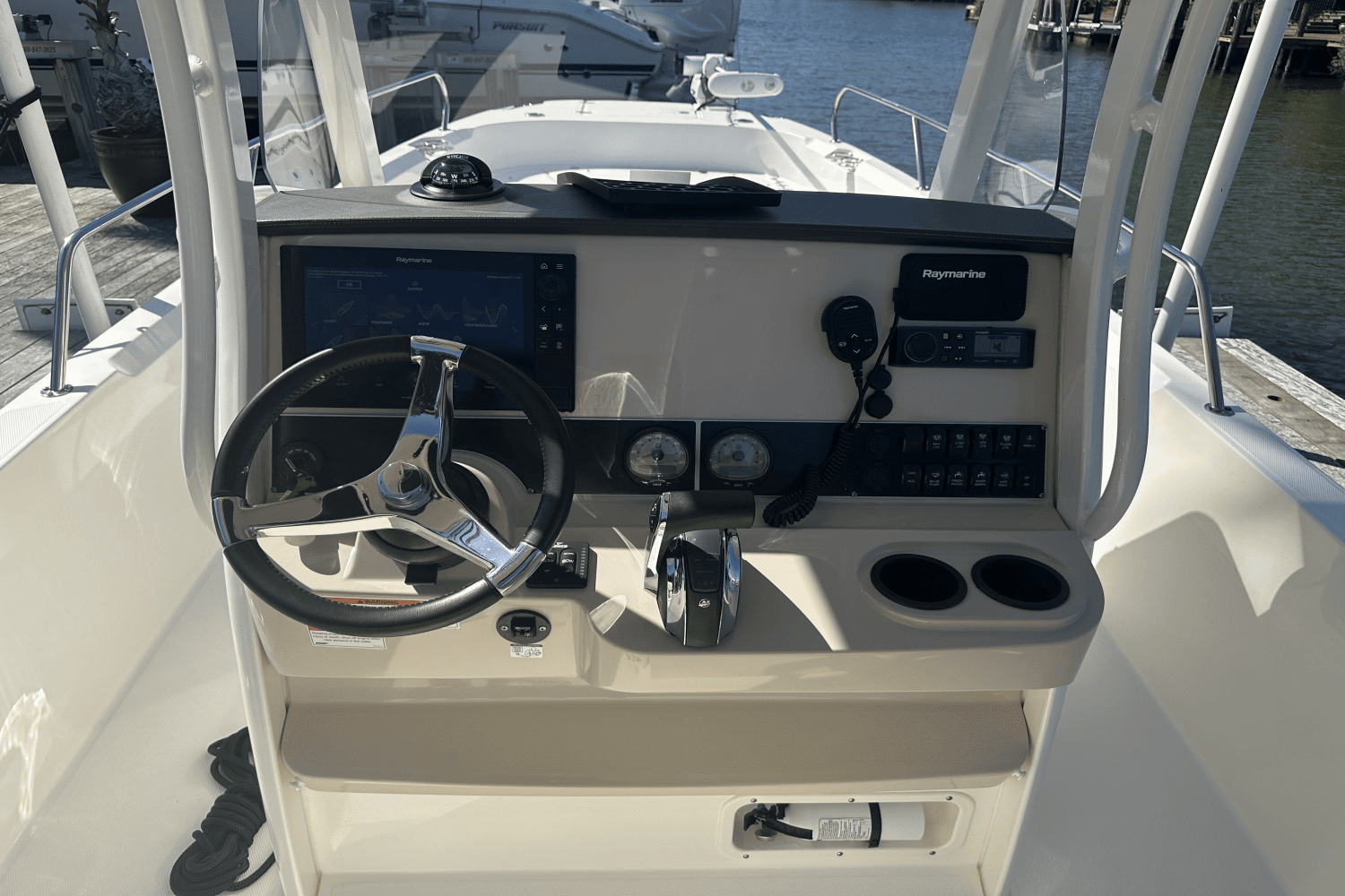 2019 Boston Whaler 270 DAUNTLESS Image Thumbnail #9