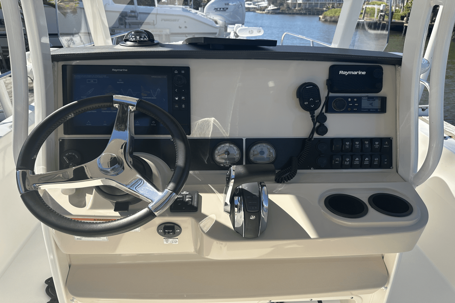 2019 Boston Whaler 270 DAUNTLESS Image Thumbnail #10