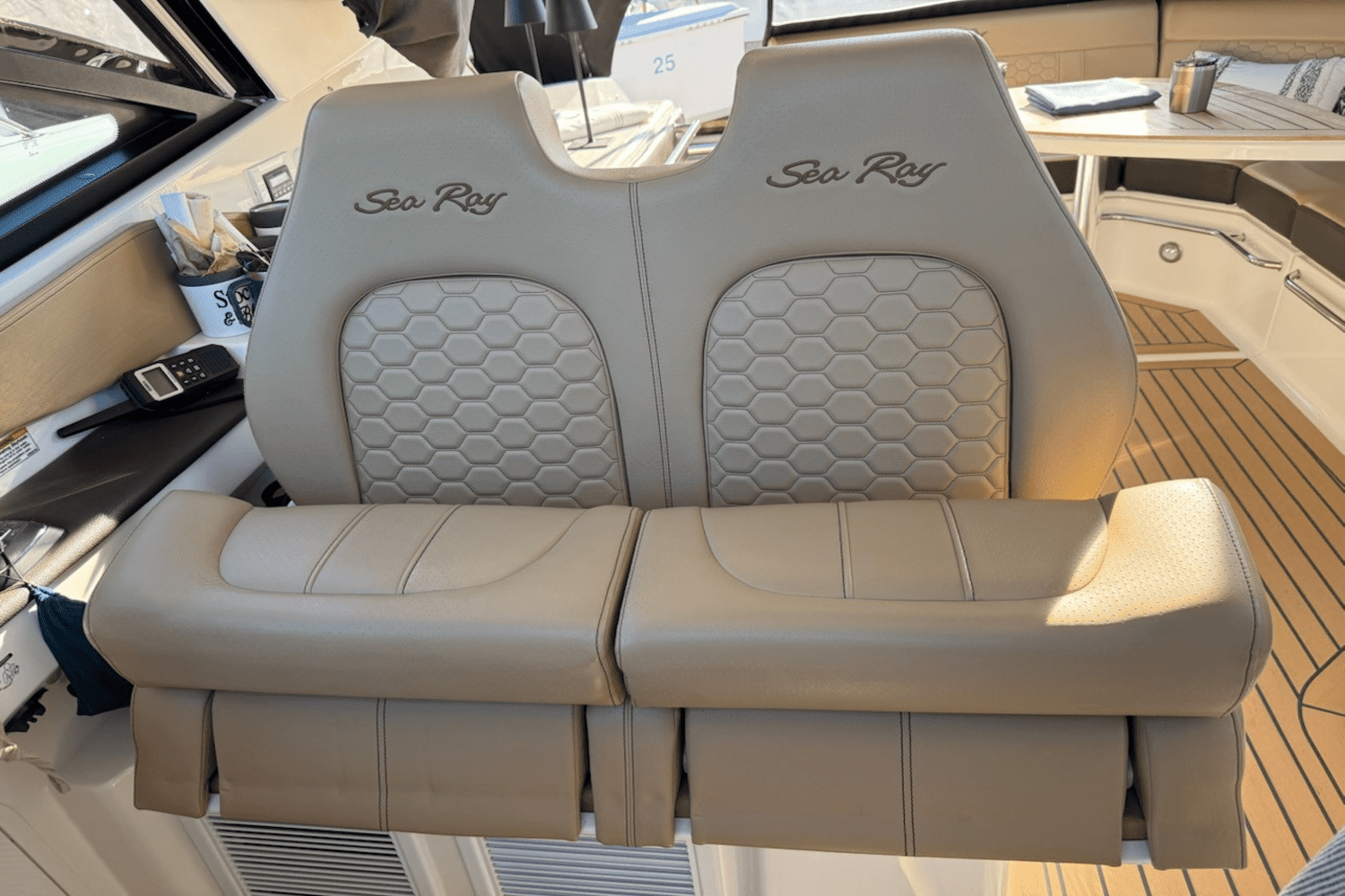 2020 Sea Ray 320 Image Thumbnail #13