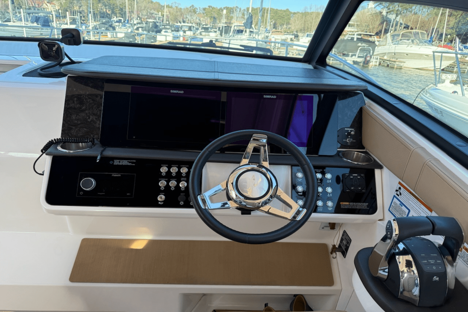 2020 Sea Ray 320 Image Thumbnail #12