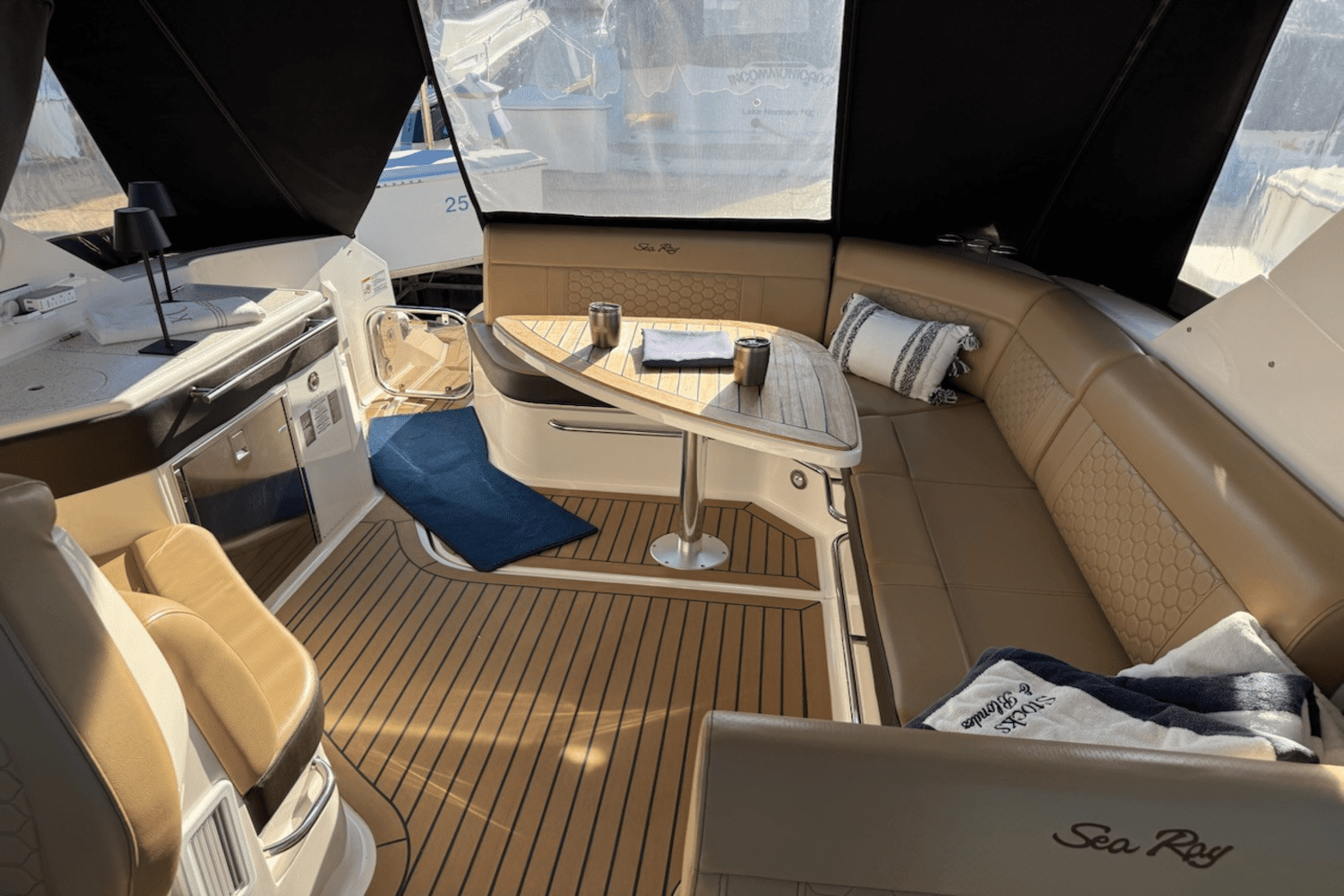 2020 Sea Ray 320 Image Thumbnail #11