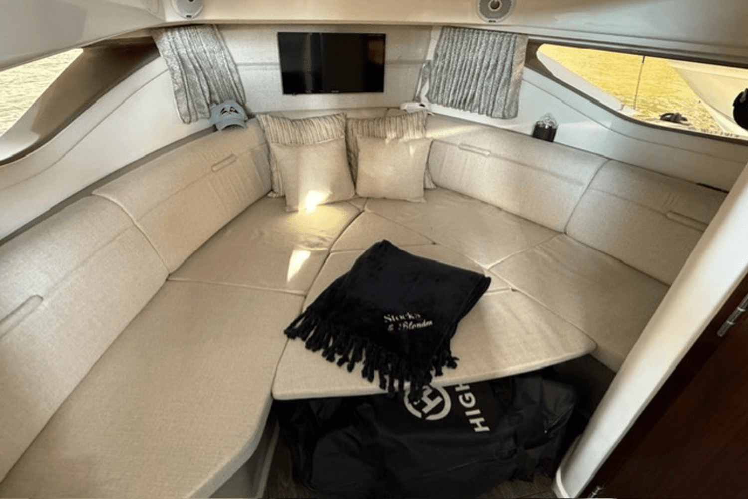 2020 Sea Ray 320 Image Thumbnail #18