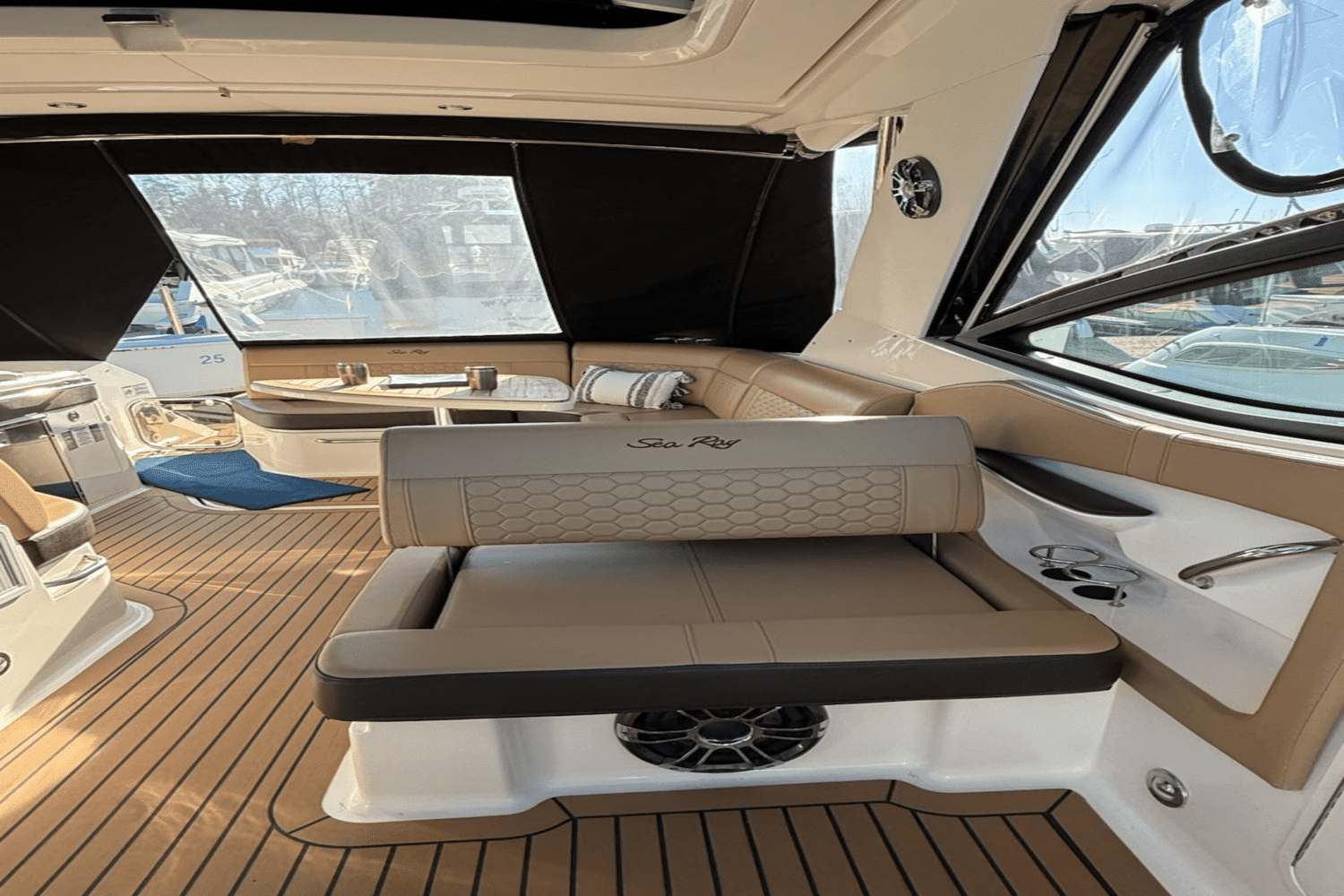 2020 Sea Ray 320 Image Thumbnail #16