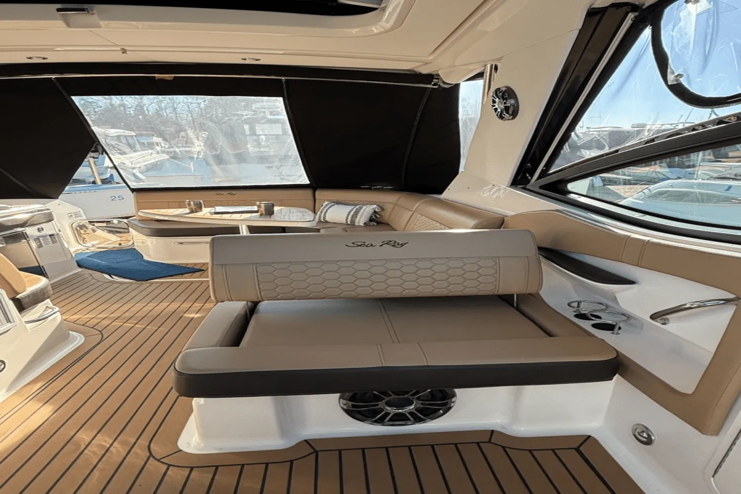 2020 Sea Ray 320 Image Thumbnail #16