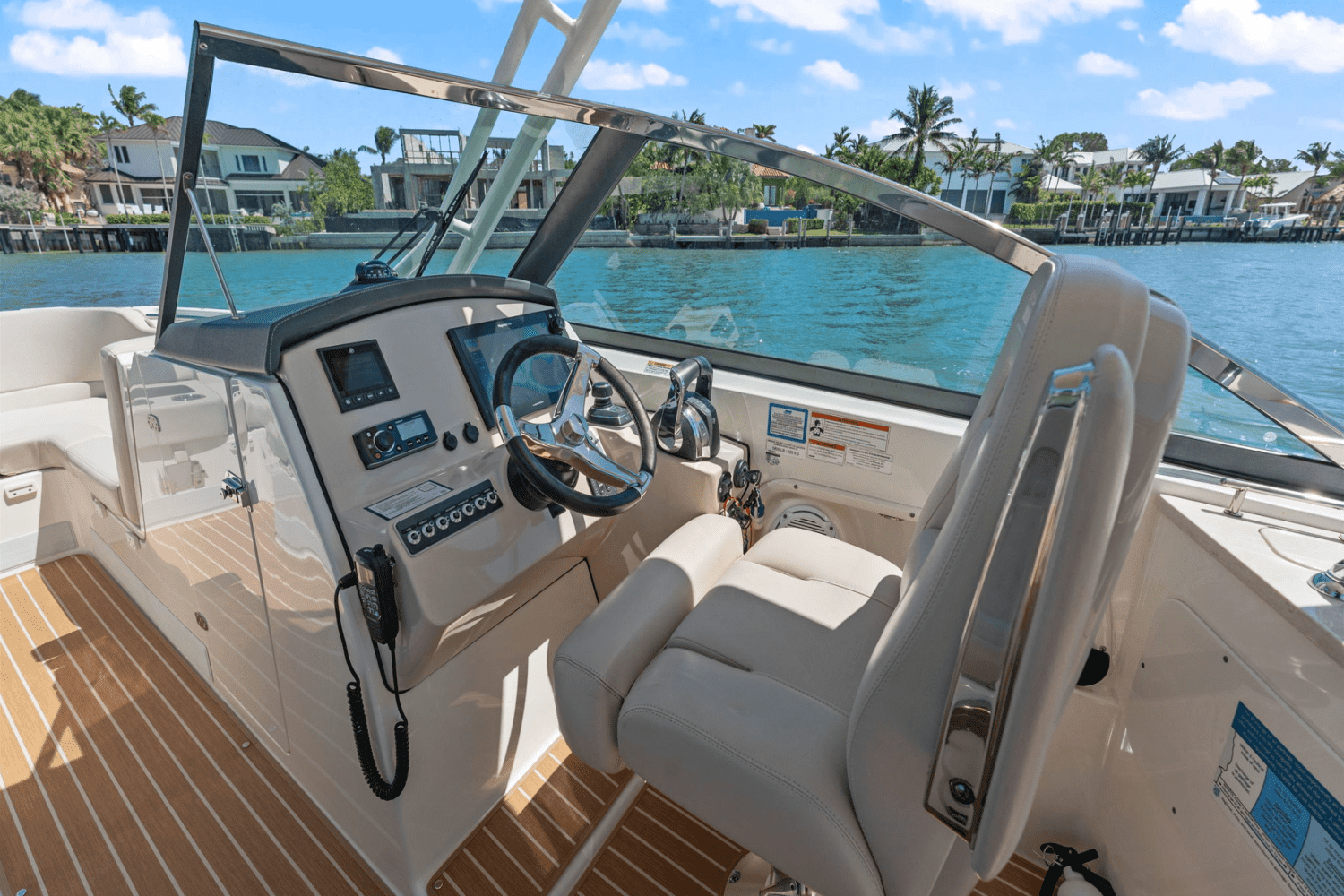 2018 Boston Whaler 270 VANTAGE Image Thumbnail #17