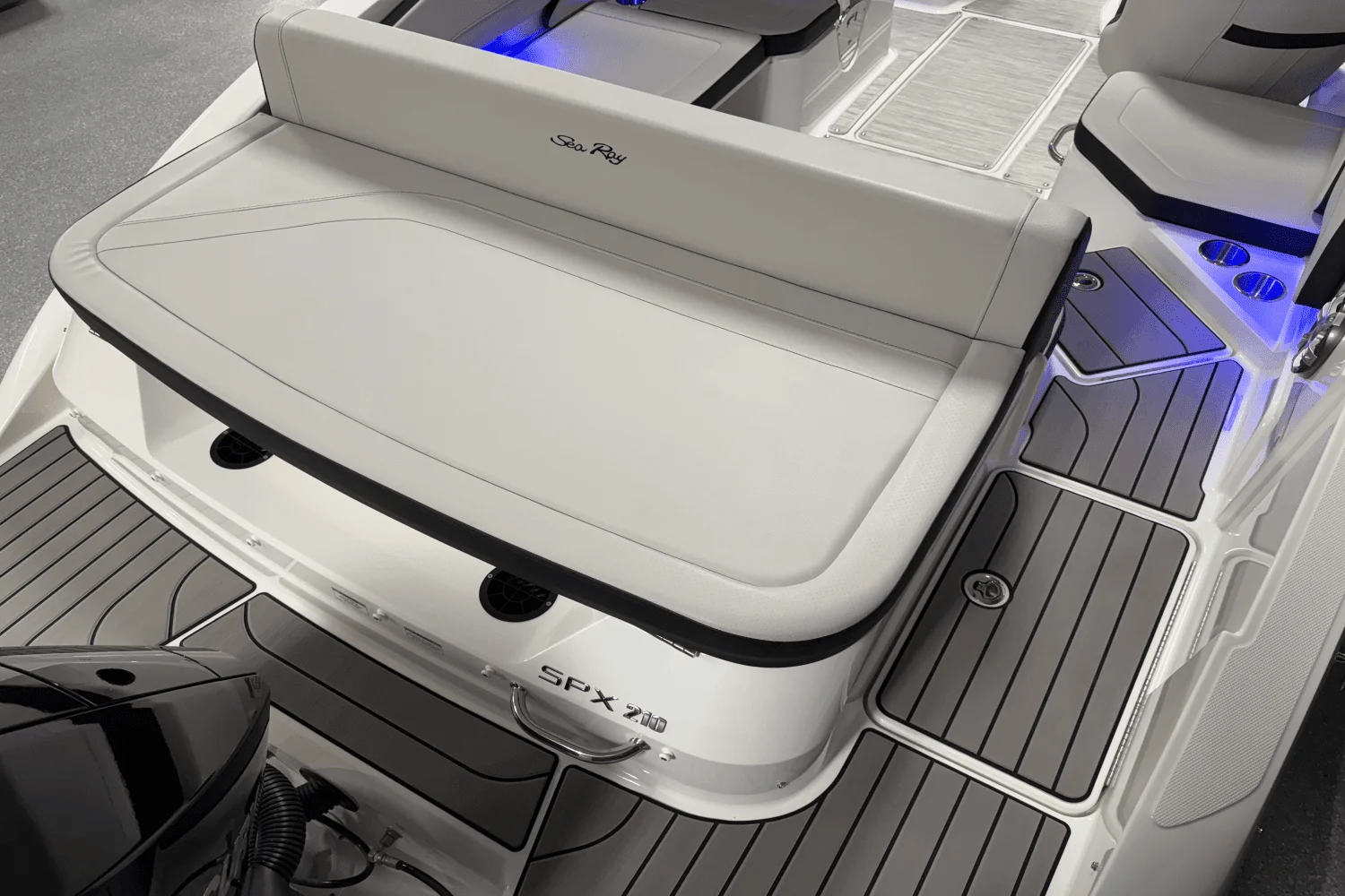 2025 Sea Ray SPX 210 Outboard Image Thumbnail #24