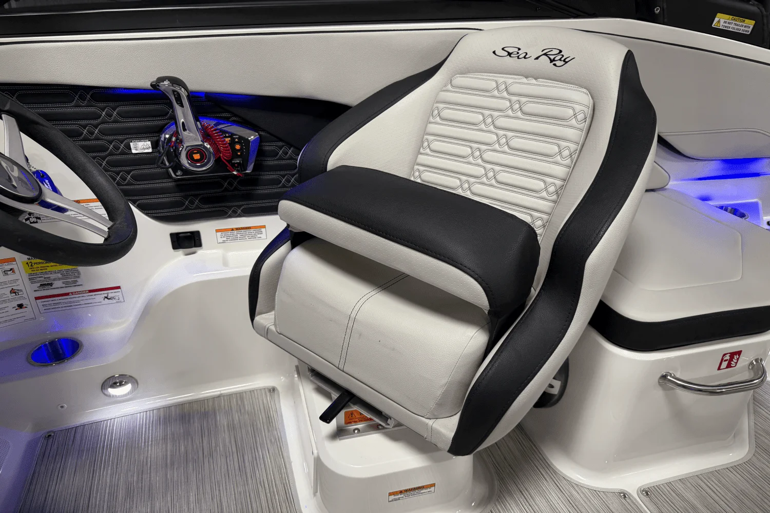 2025 Sea Ray SPX 210 Outboard Image Thumbnail #62