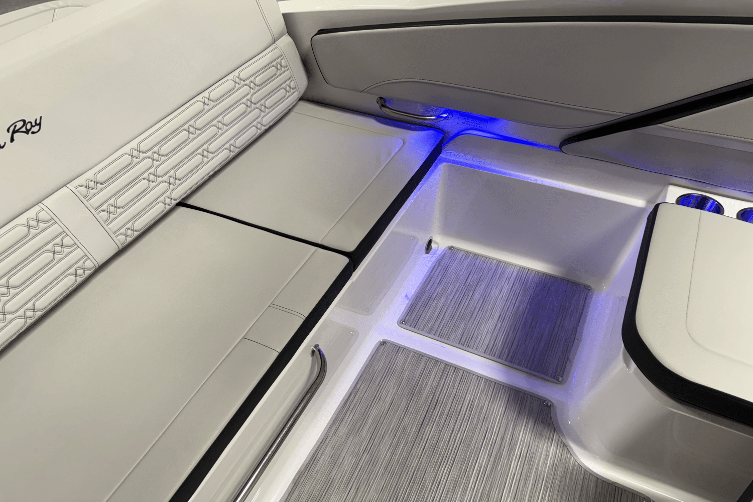 2025 Sea Ray SPX 210 Outboard Image Thumbnail #45