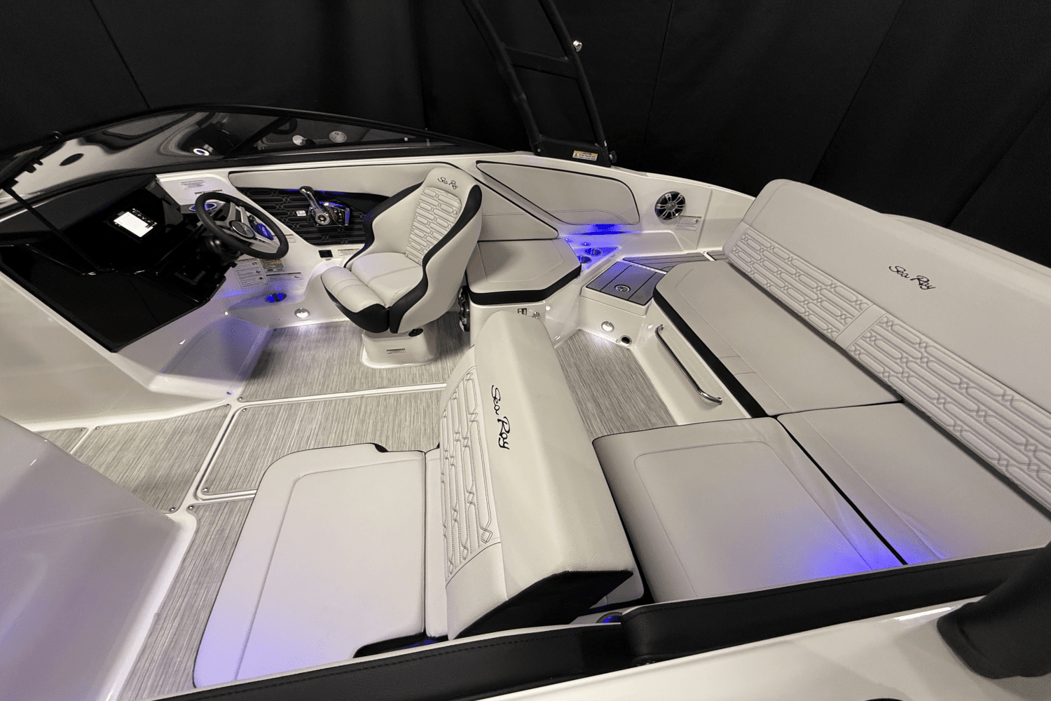 2025 Sea Ray SPX 210 Outboard Image Thumbnail #11