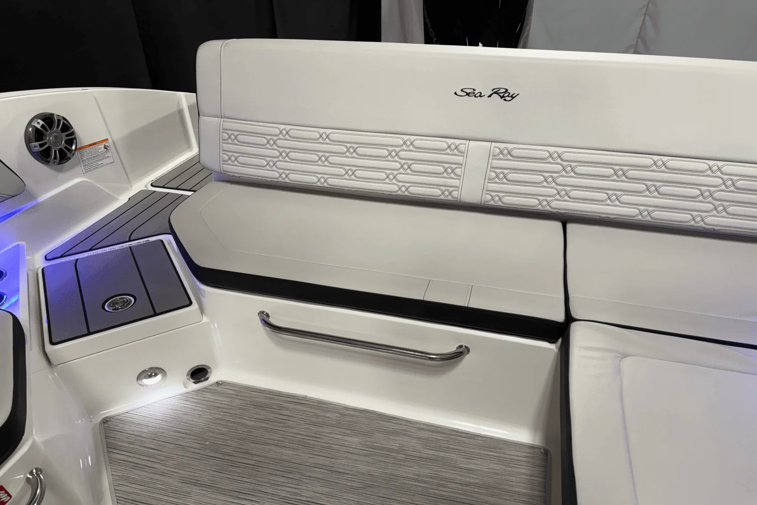 2025 Sea Ray SPX 210 Outboard Image Thumbnail #42