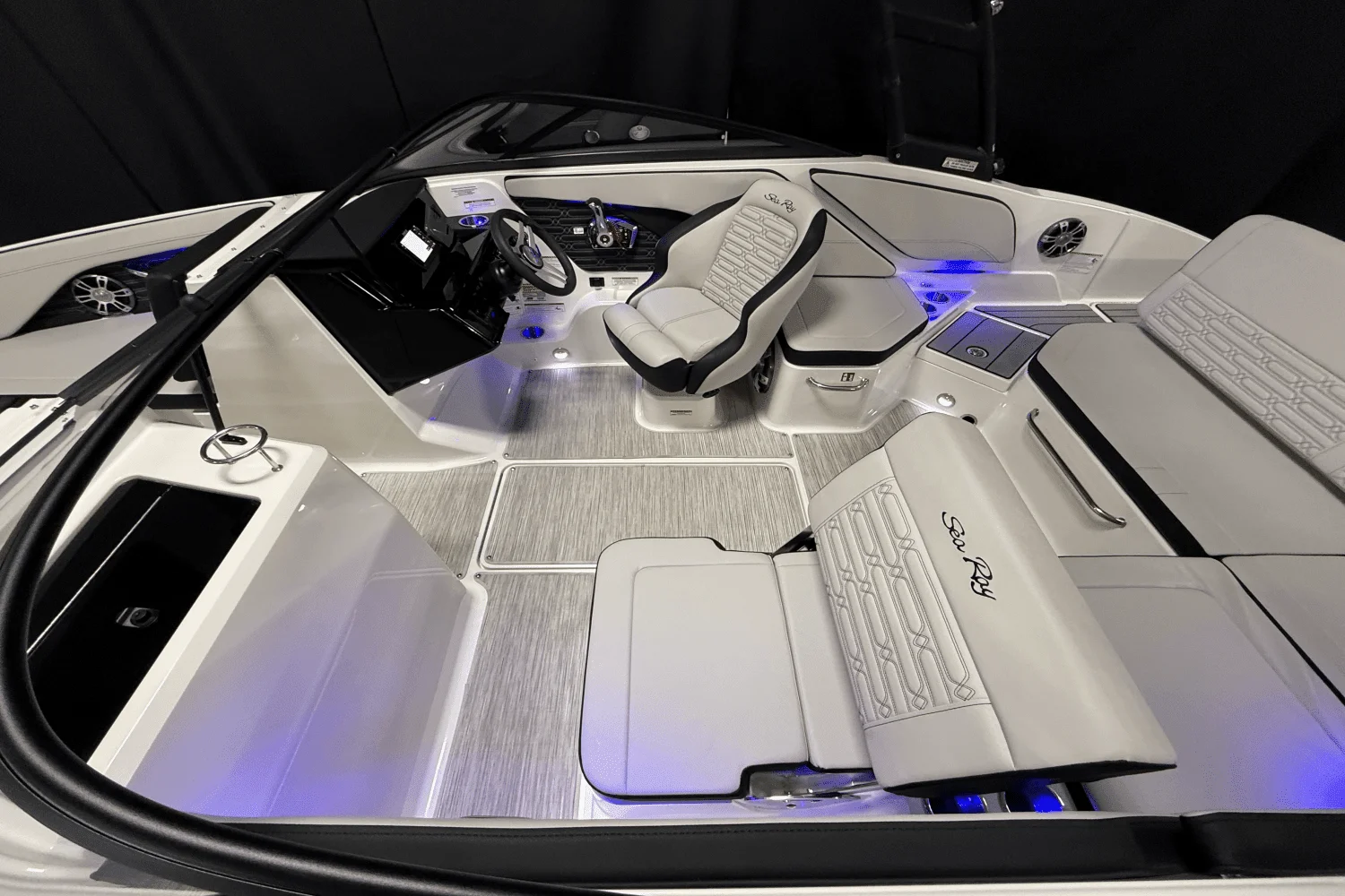 2025 Sea Ray SPX 210 Outboard Image Thumbnail #12