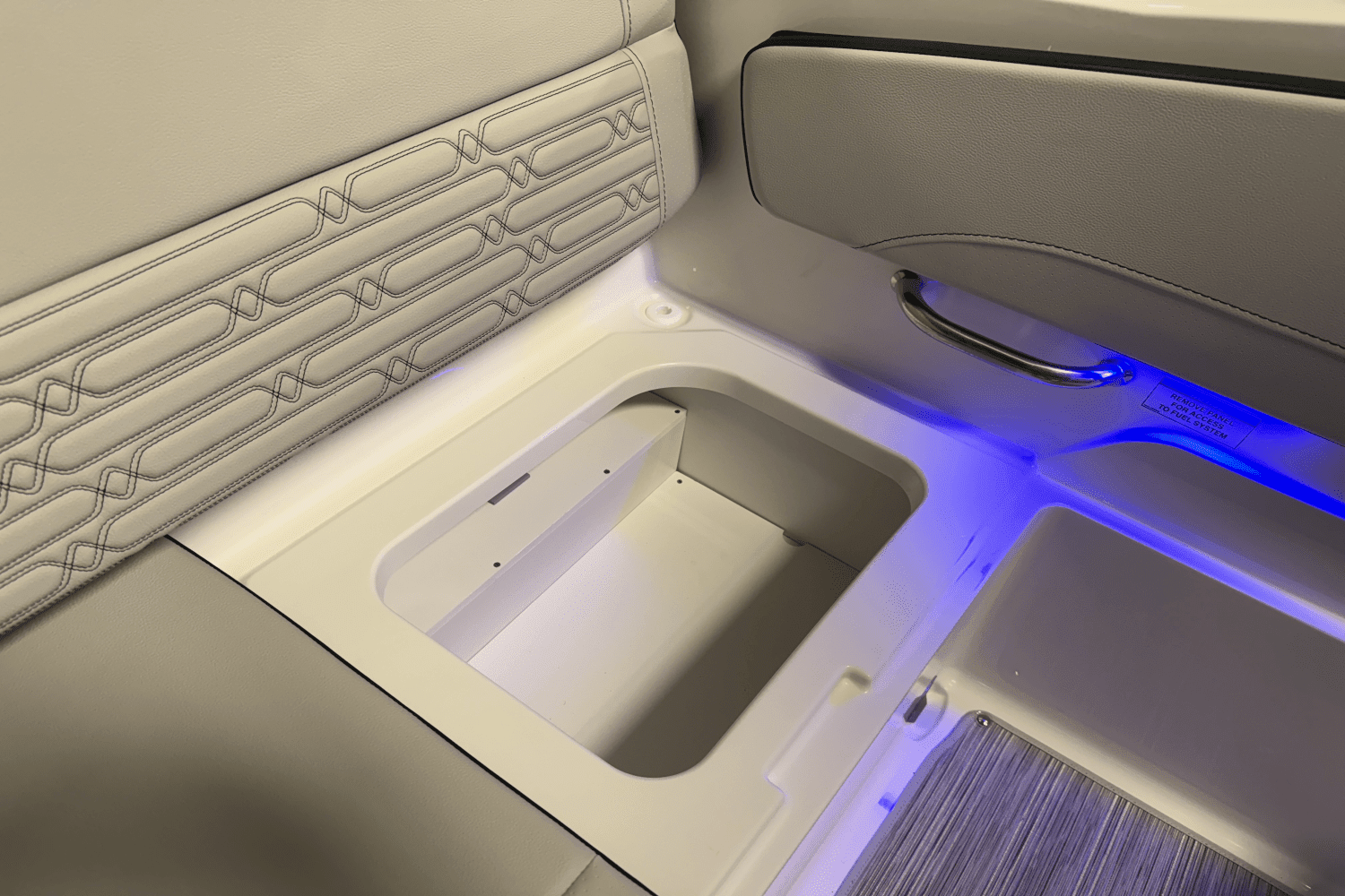 2025 Sea Ray SPX 210 Outboard Image Thumbnail #46