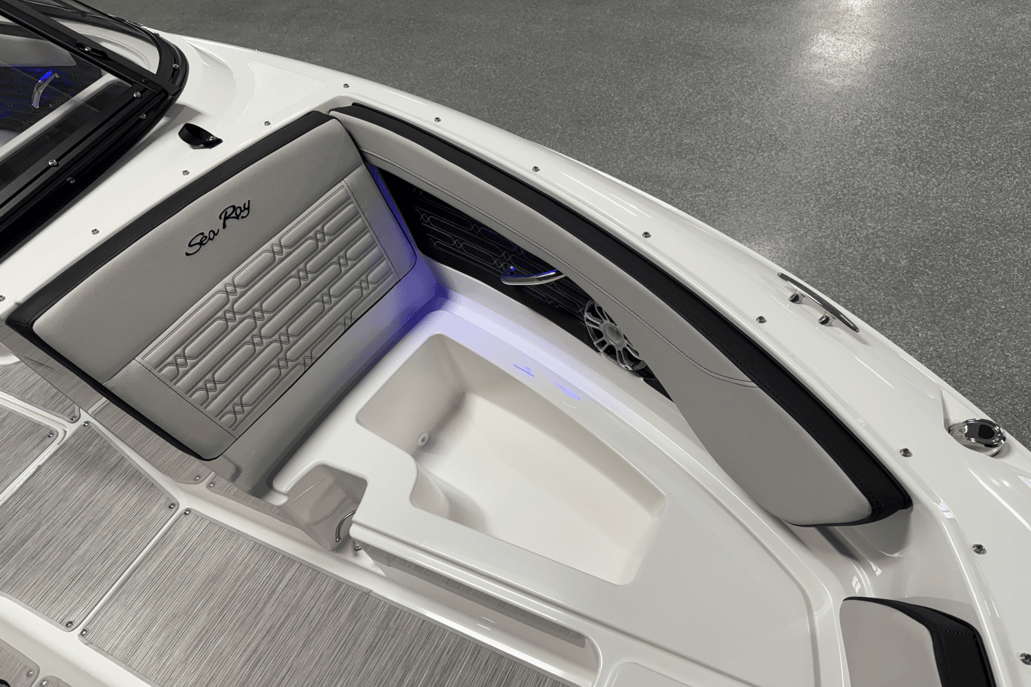 2025 Sea Ray SPX 210 Outboard Image Thumbnail #80