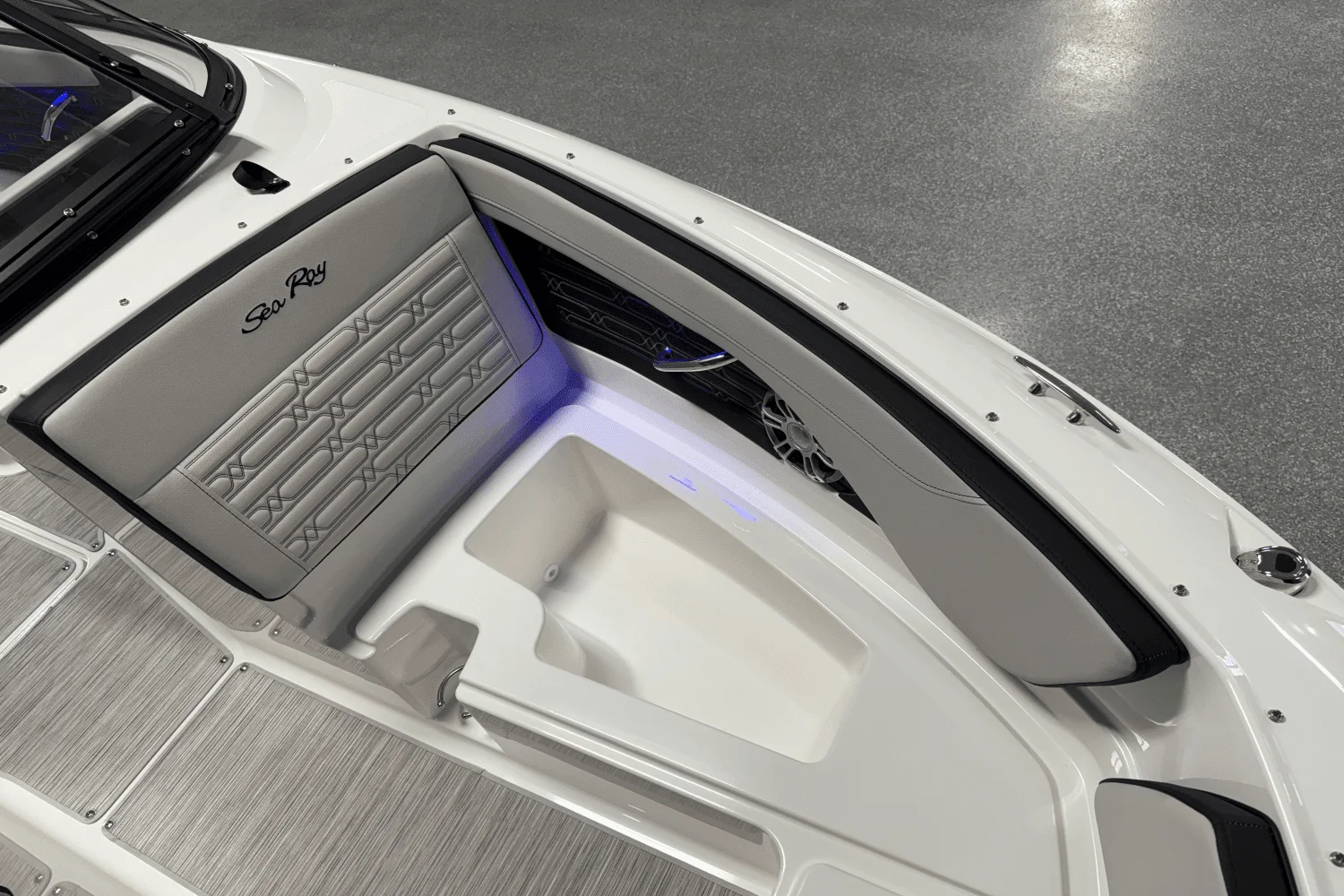 2025 Sea Ray SPX 210 Outboard Image Thumbnail #80