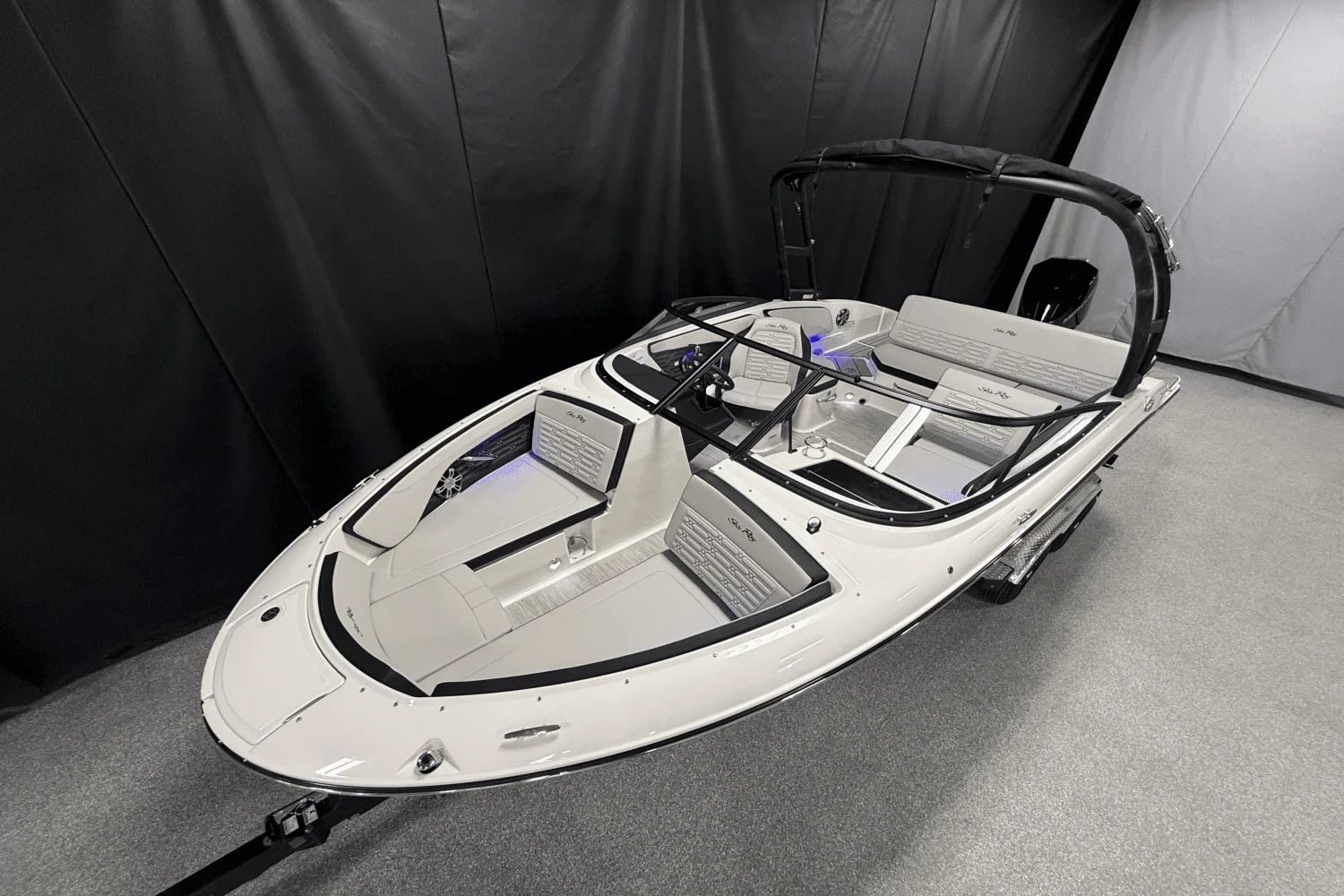 2025 Sea Ray SPX 210 Outboard Image Thumbnail #5