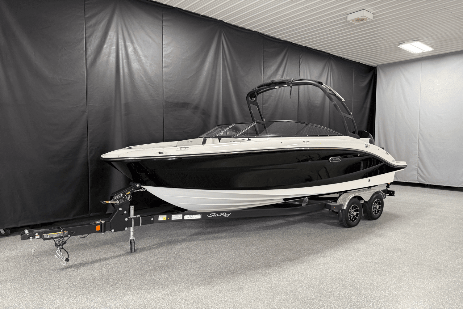 2025 Sea Ray SPX 210 Outboard Image Thumbnail #2