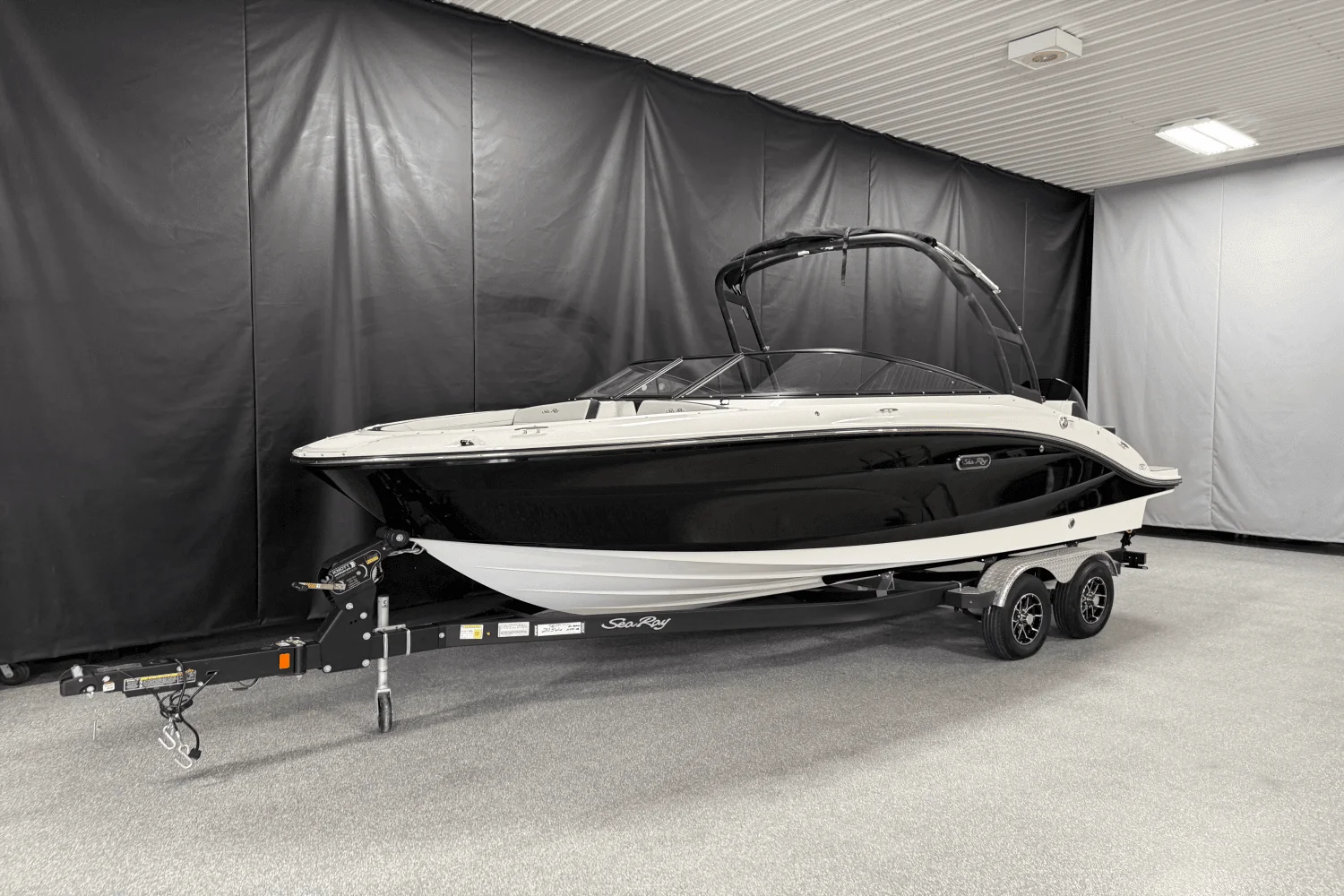 2025 Sea Ray SPX 210 Outboard Image Thumbnail #2