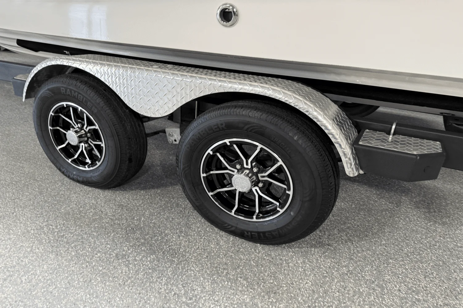 2025 Sea Ray SPX 210 Outboard Image Thumbnail #86