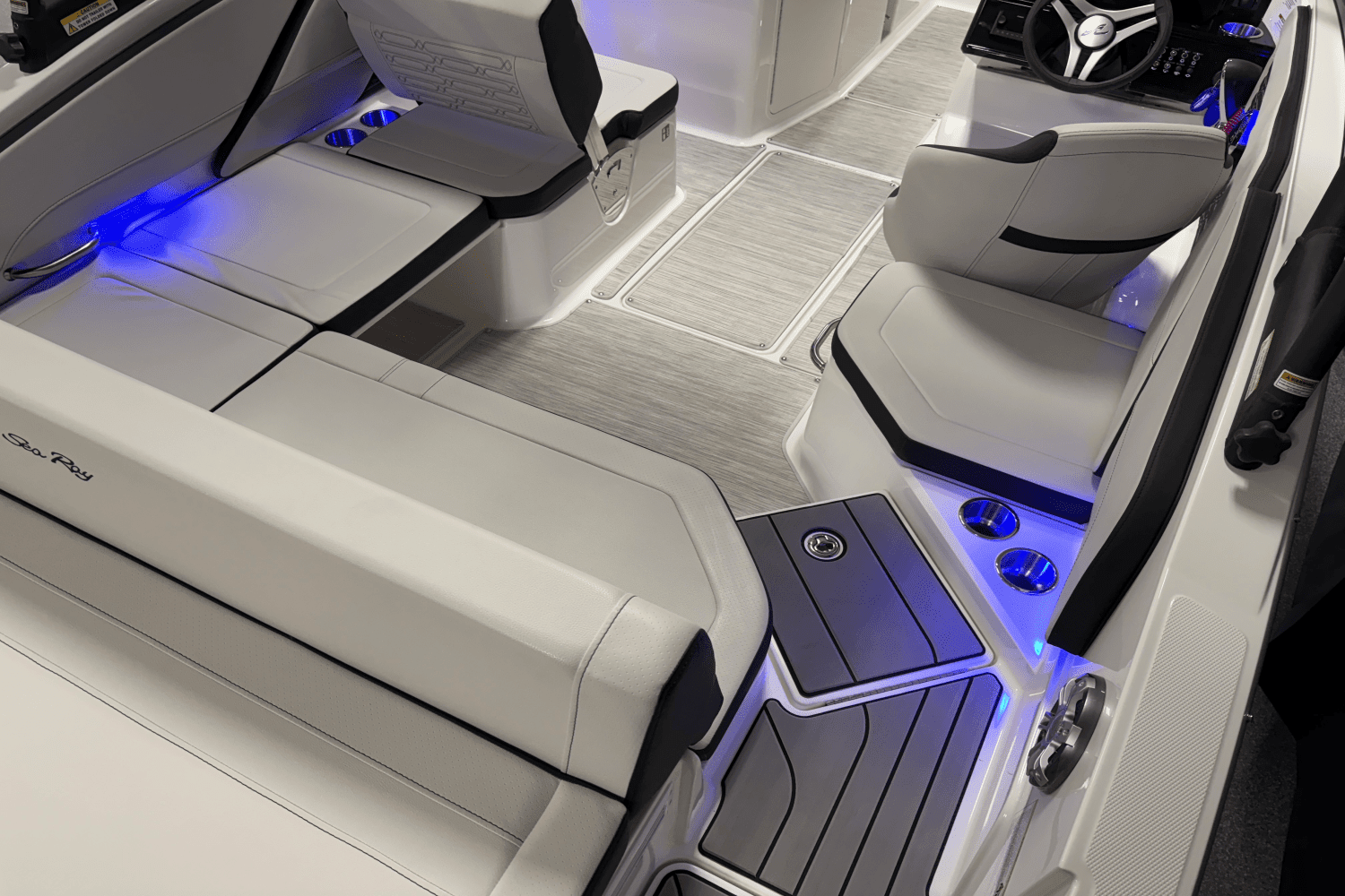 2025 Sea Ray SPX 210 Outboard Image Thumbnail #28