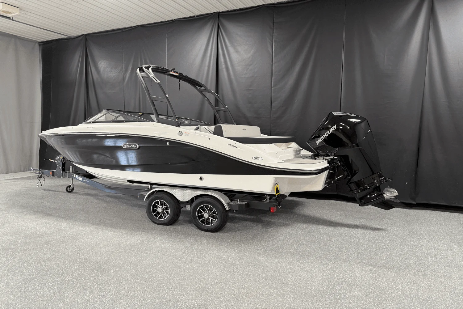 2025 Sea Ray SPX 210 Outboard Image Thumbnail #3