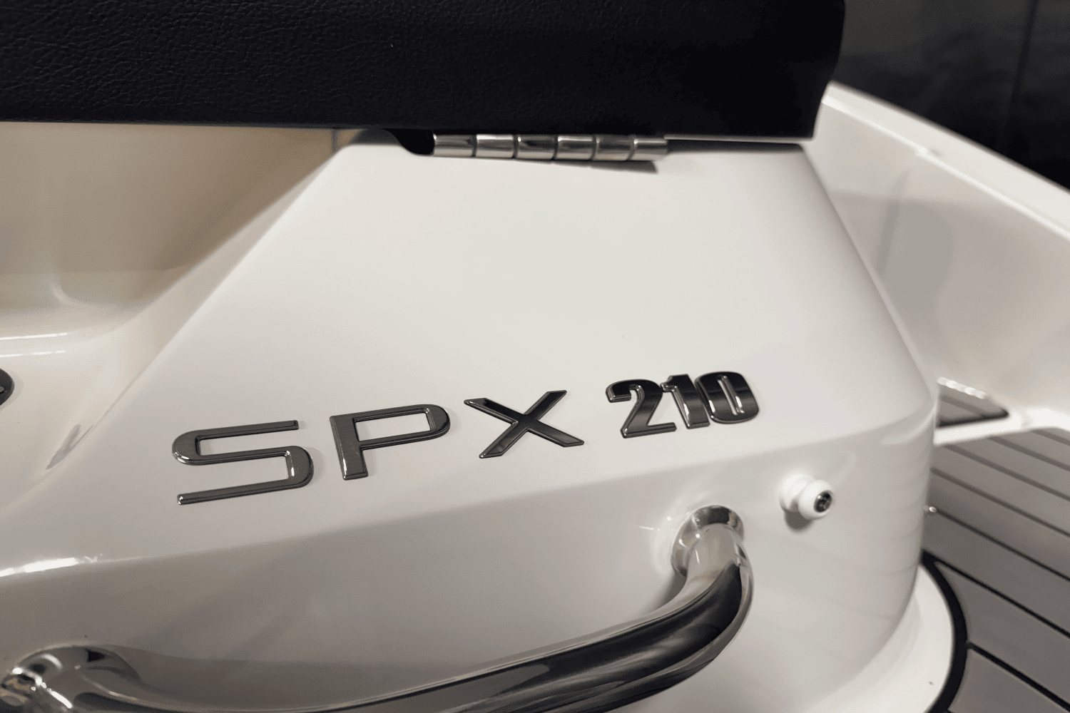 2025 Sea Ray SPX 210 Outboard Image Thumbnail #17