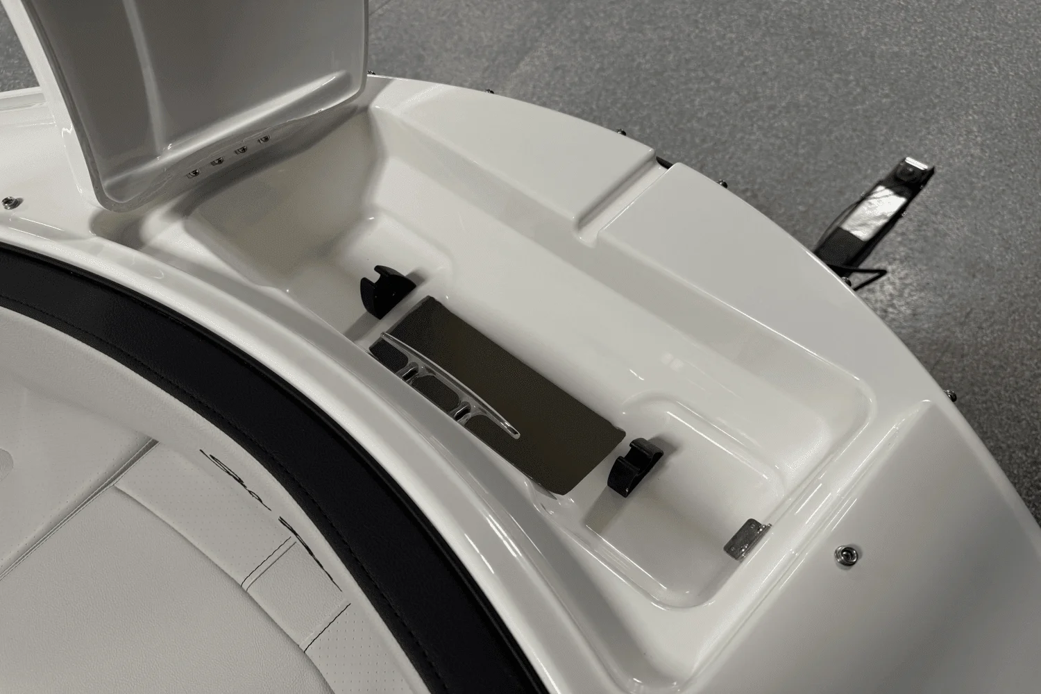 2025 Sea Ray SPX 210 Outboard Image Thumbnail #82