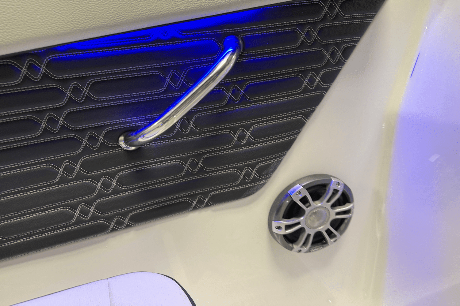 2025 Sea Ray SPX 210 Outboard Image Thumbnail #52