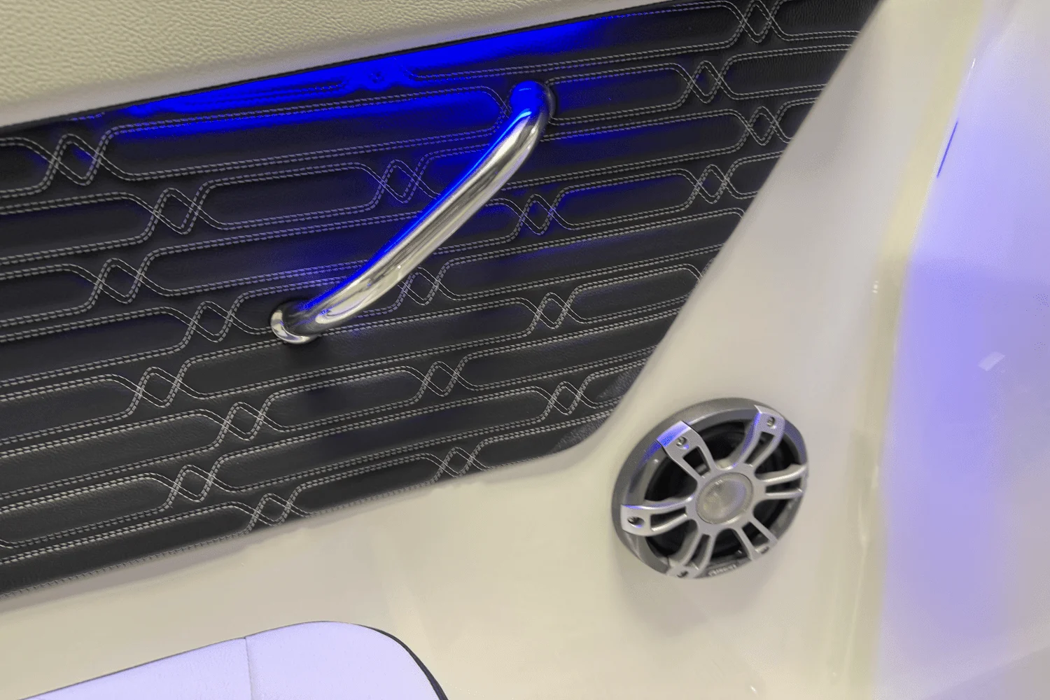 2025 Sea Ray SPX 210 Outboard Image Thumbnail #52