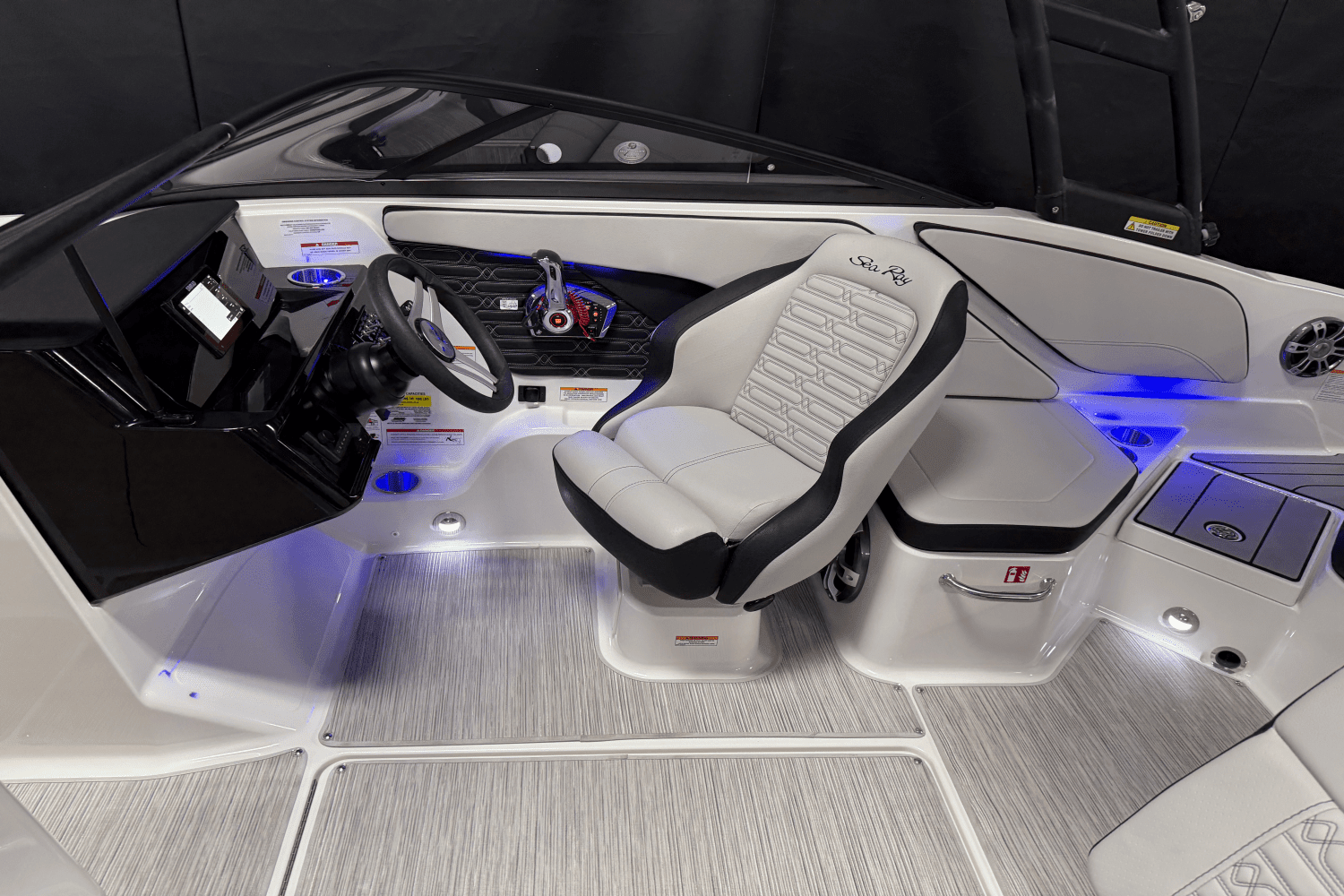 2025 Sea Ray SPX 210 Outboard Image Thumbnail #14