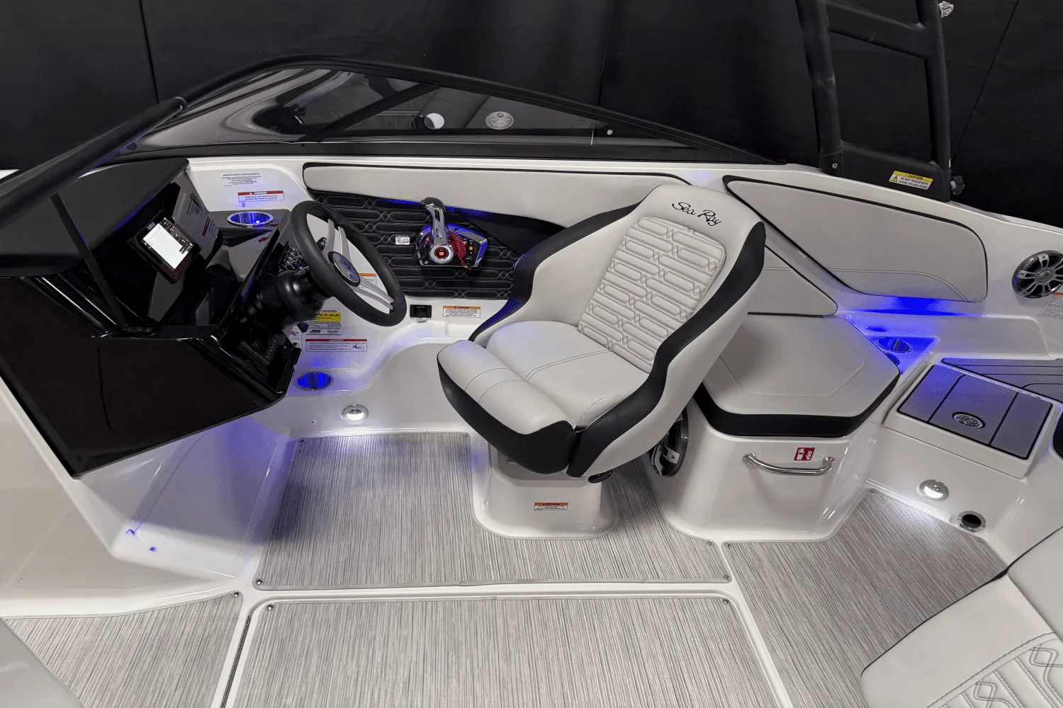 2025 Sea Ray SPX 210 Outboard Image Thumbnail #14