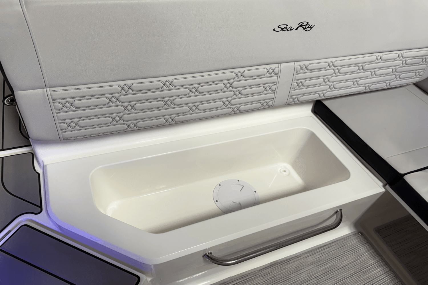 2025 Sea Ray SPX 210 Outboard Image Thumbnail #43