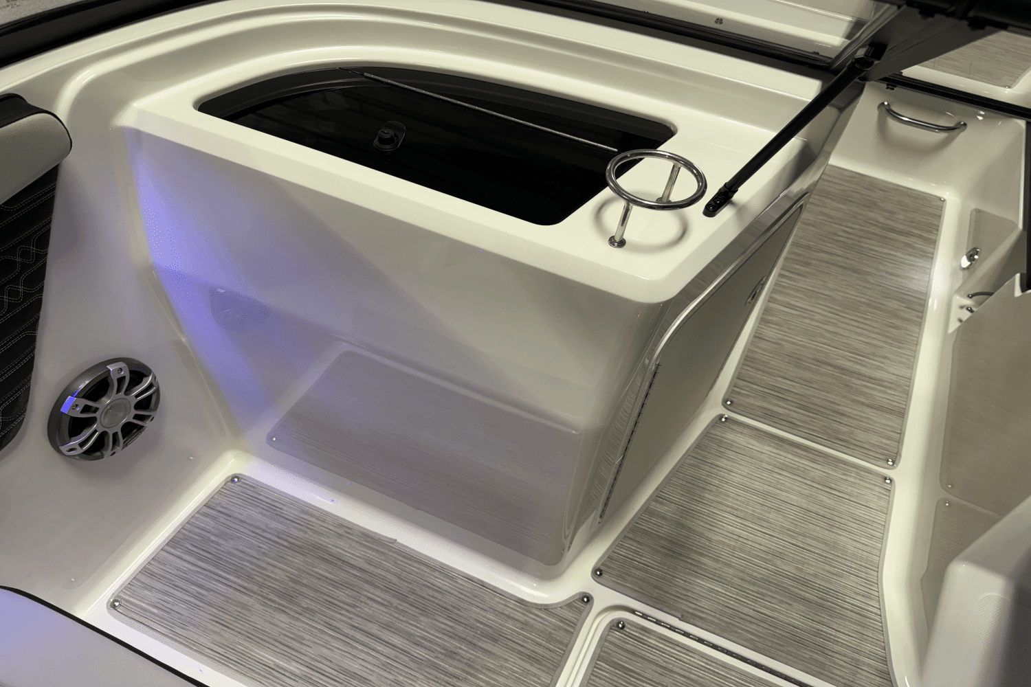 2025 Sea Ray SPX 210 Outboard Image Thumbnail #53