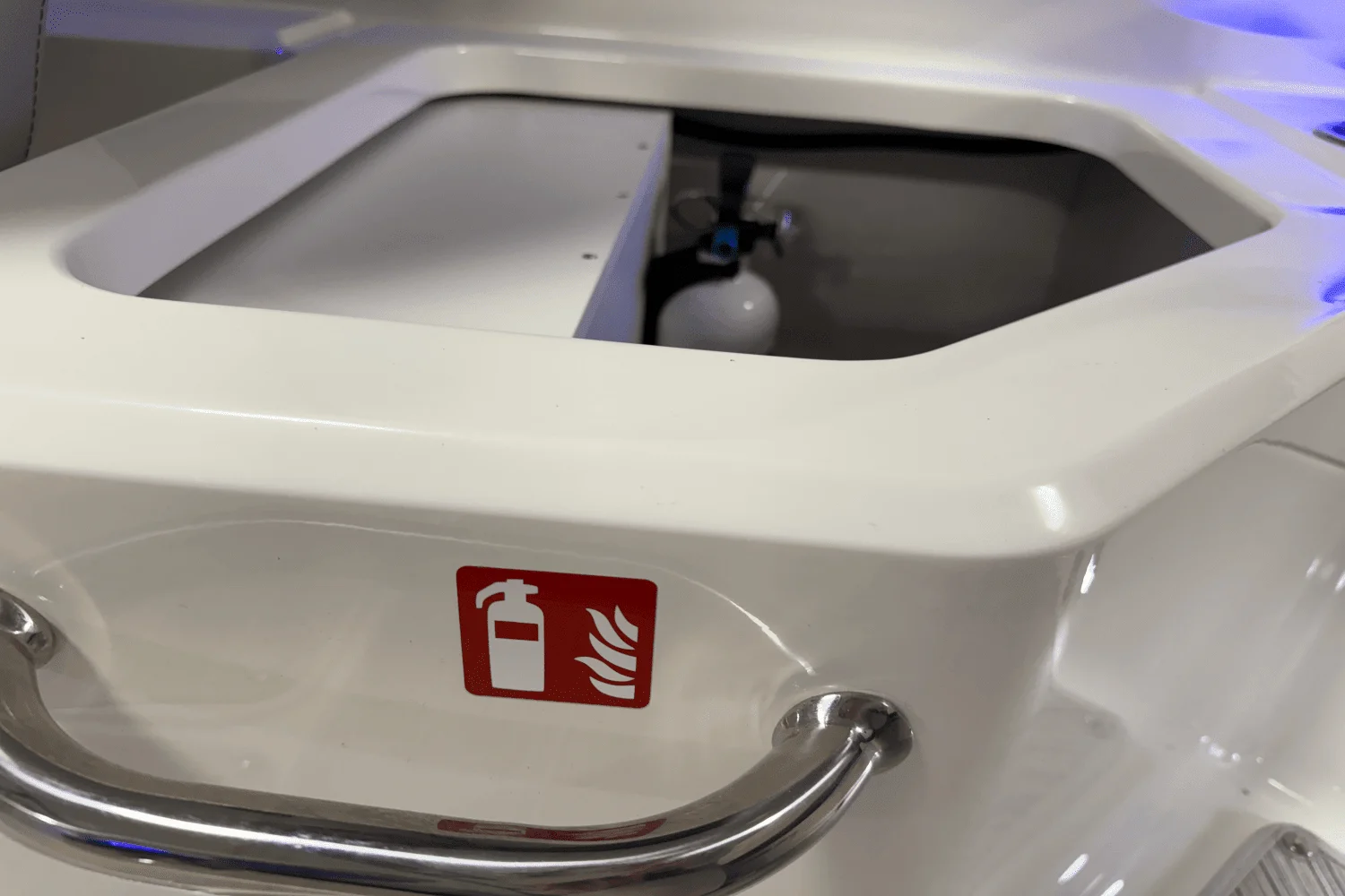 2025 Sea Ray SPX 210 Outboard Image Thumbnail #36