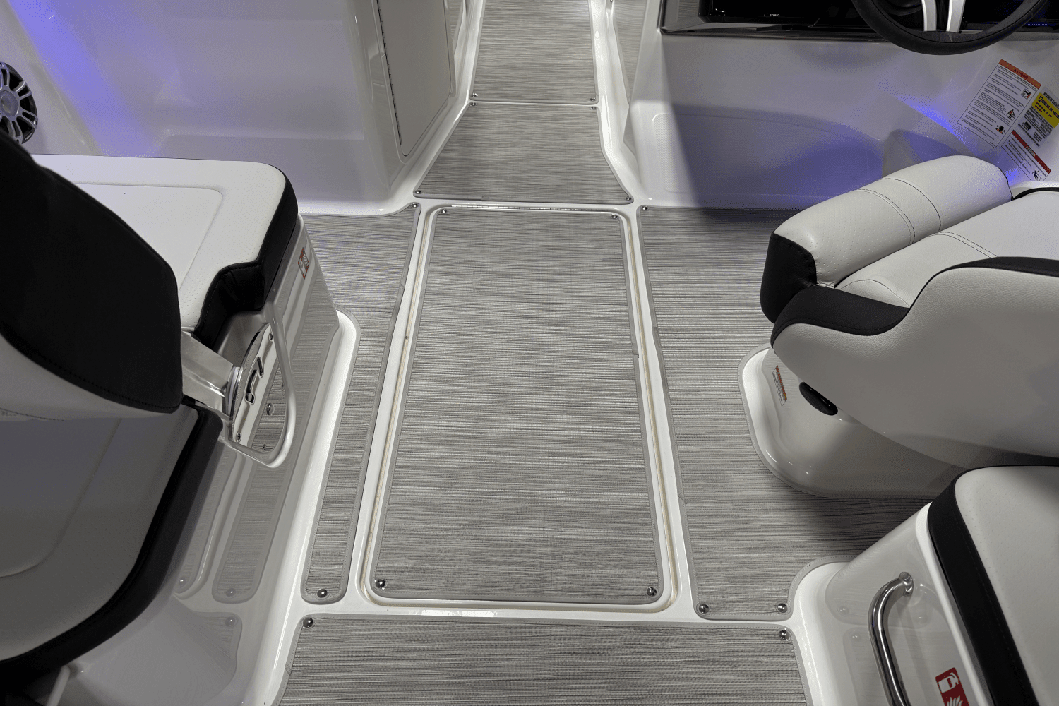 2025 Sea Ray SPX 210 Outboard Image Thumbnail #58