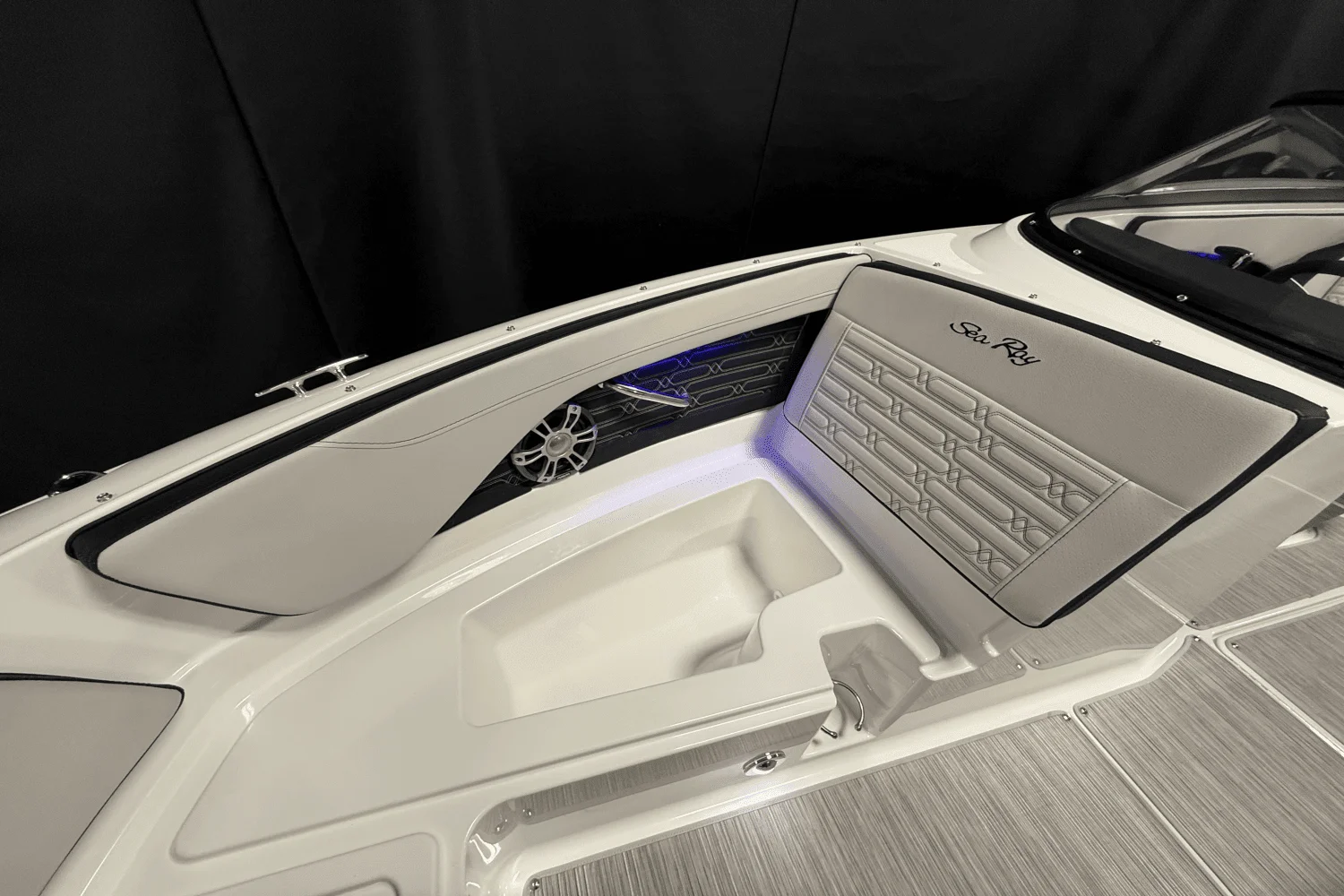 2025 Sea Ray SPX 210 Outboard Image Thumbnail #79